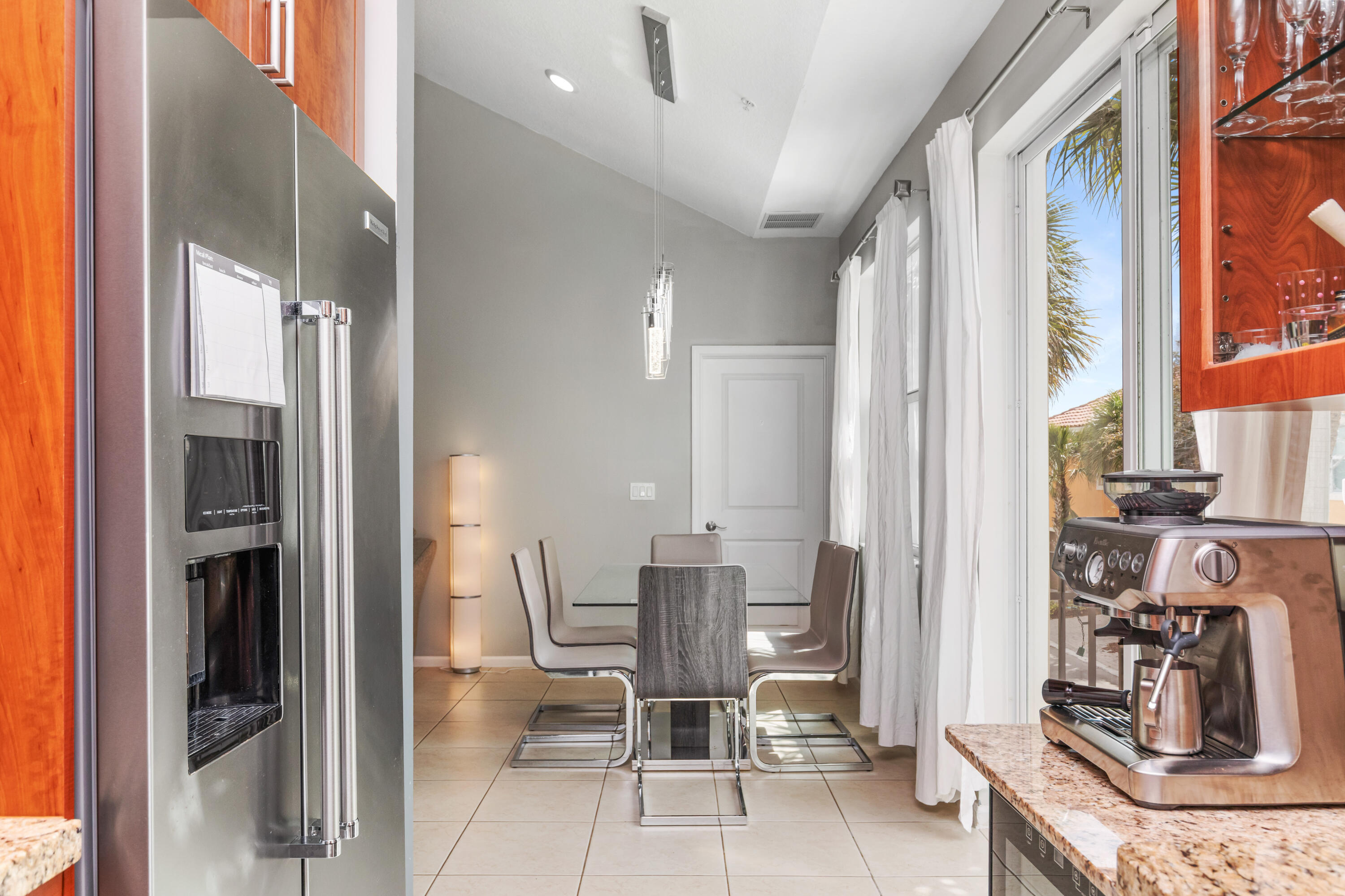 SAWGRASS LAKES - Residential