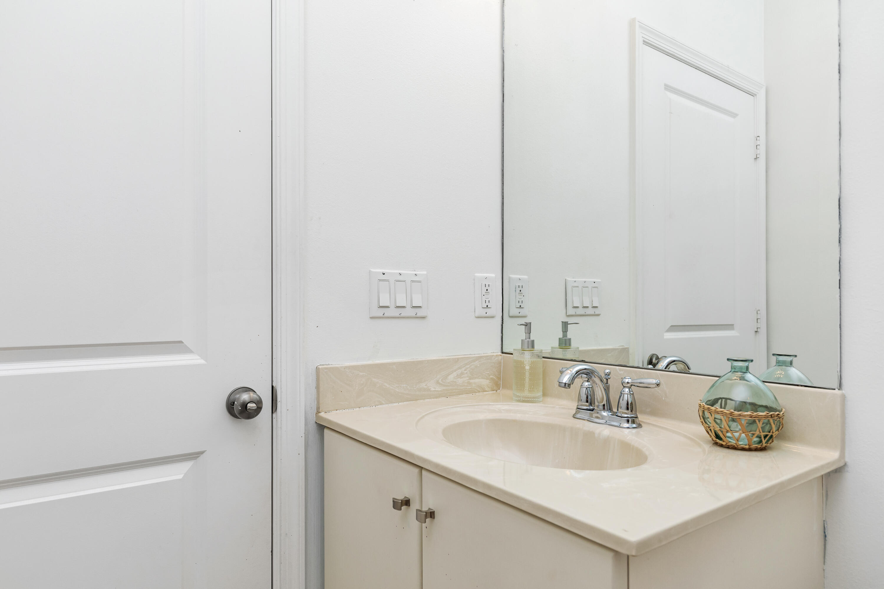 SAWGRASS LAKES - Residential