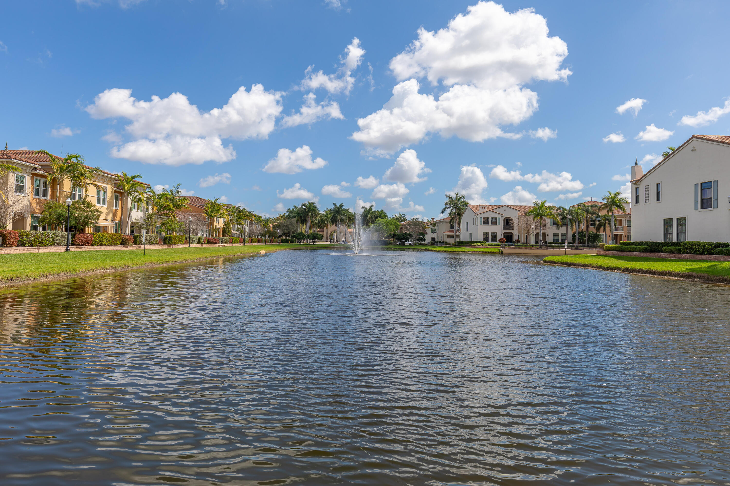 SAWGRASS LAKES - Residential