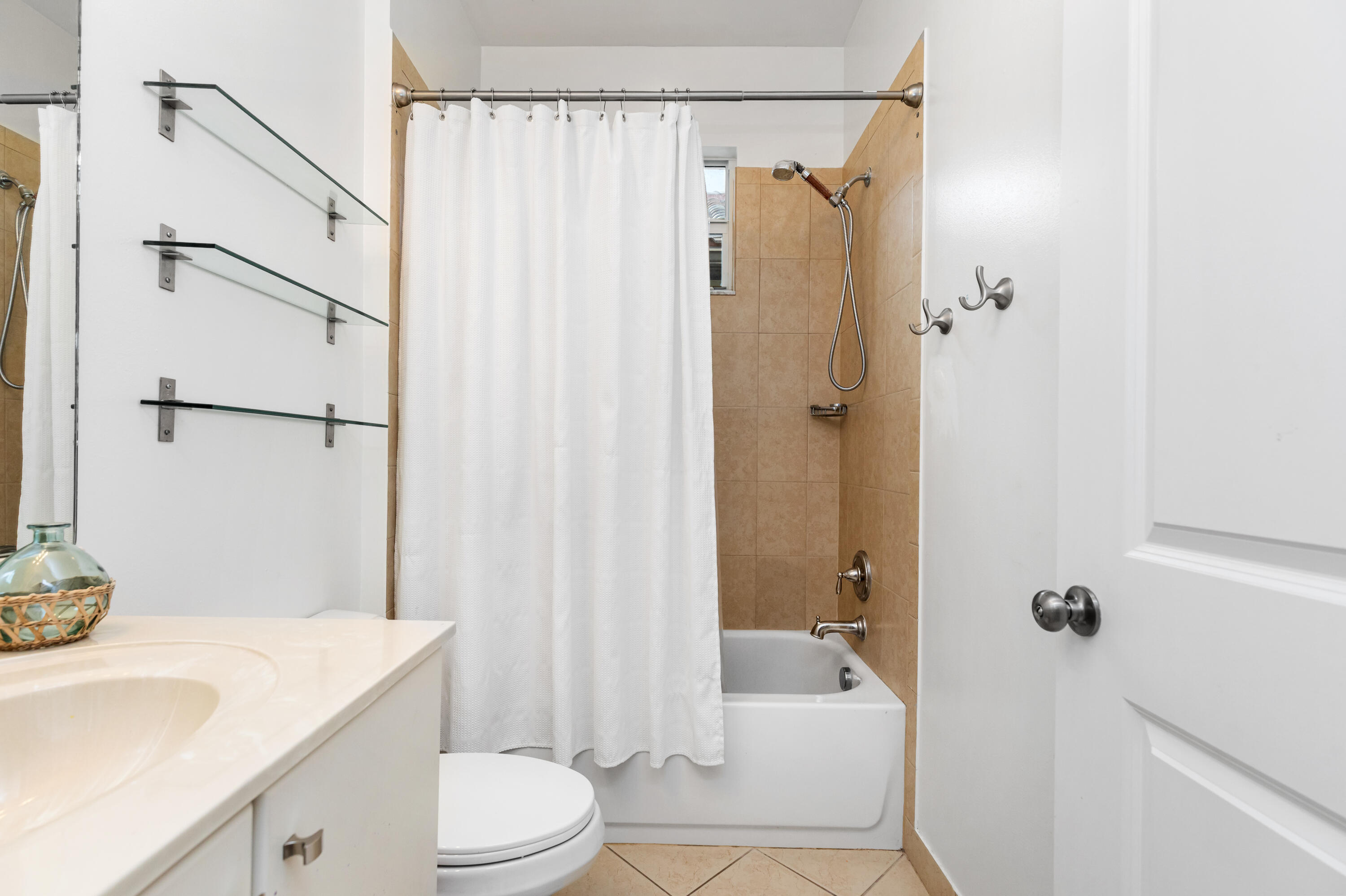 SAWGRASS LAKES - Residential