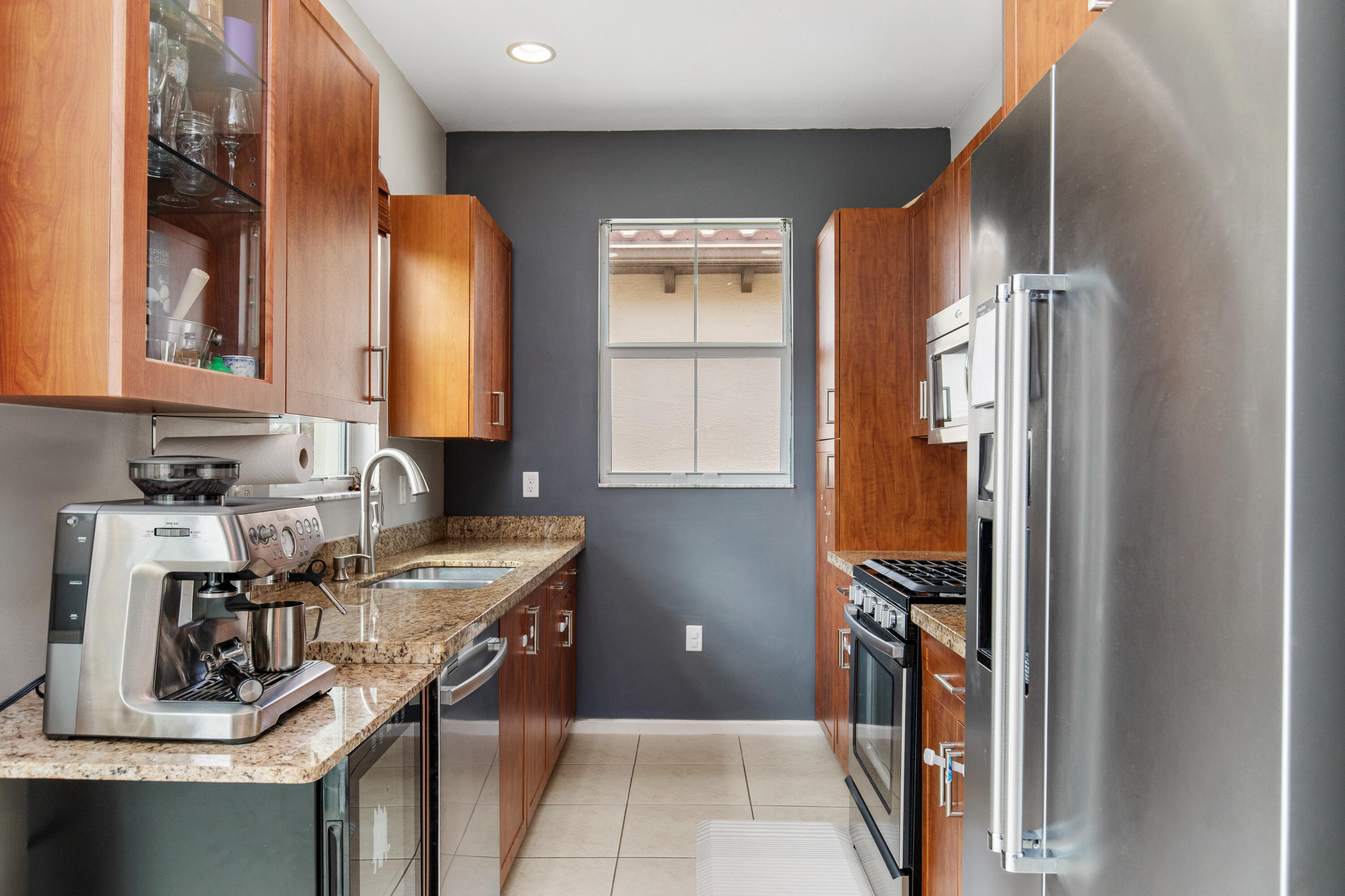 SAWGRASS LAKES - Residential