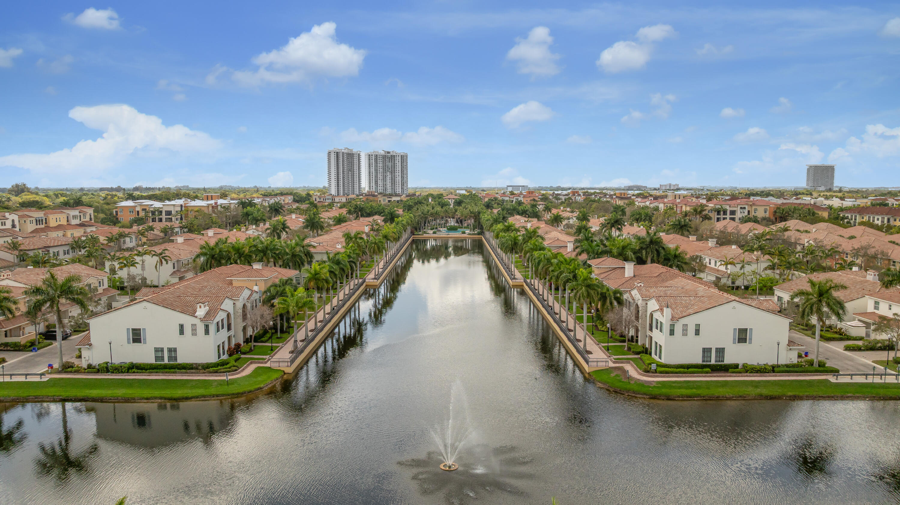 SAWGRASS LAKES - Residential
