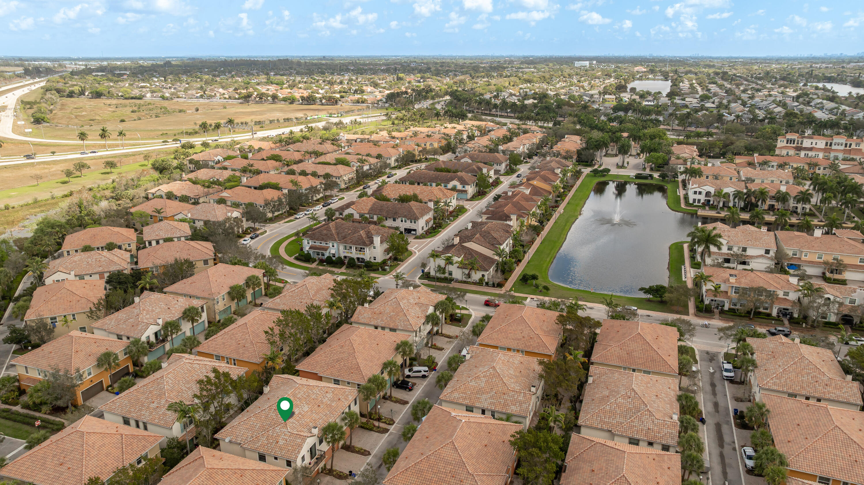 SAWGRASS LAKES - Residential