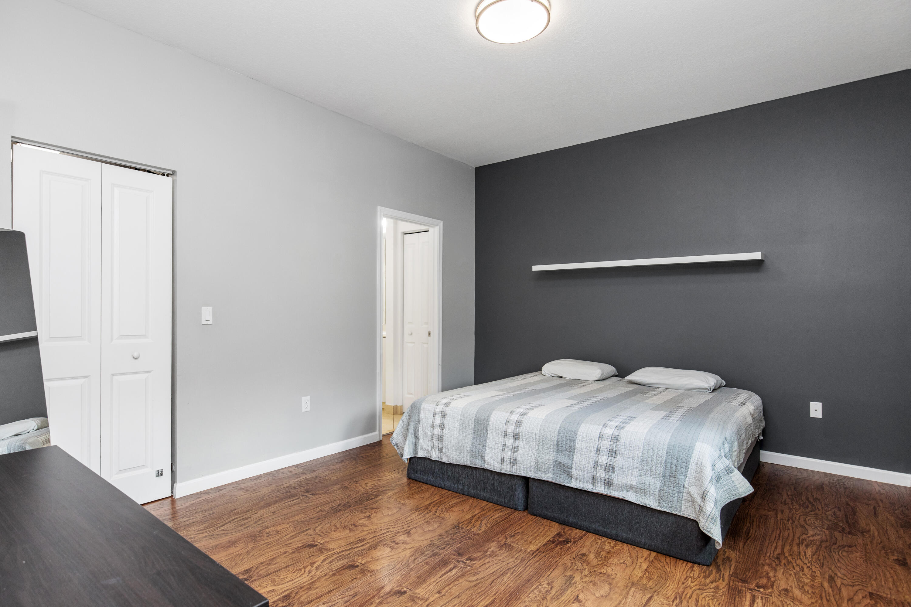 SAWGRASS LAKES - Residential