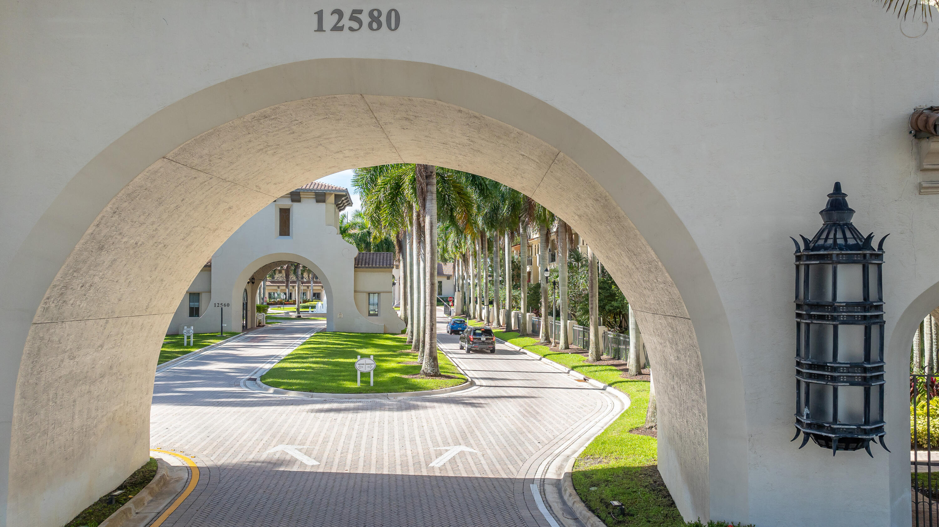 SAWGRASS LAKES - Residential