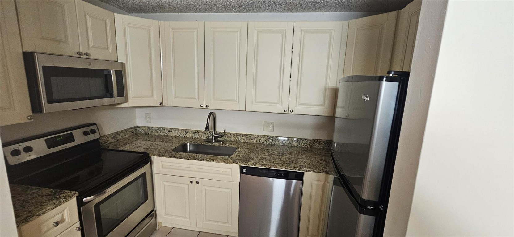 SPRINGS PARK CONDO - Residential Lease