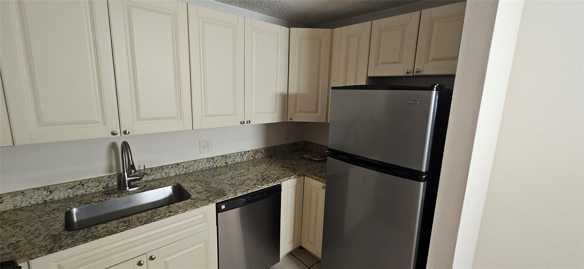 SPRINGS PARK CONDO - Residential Lease