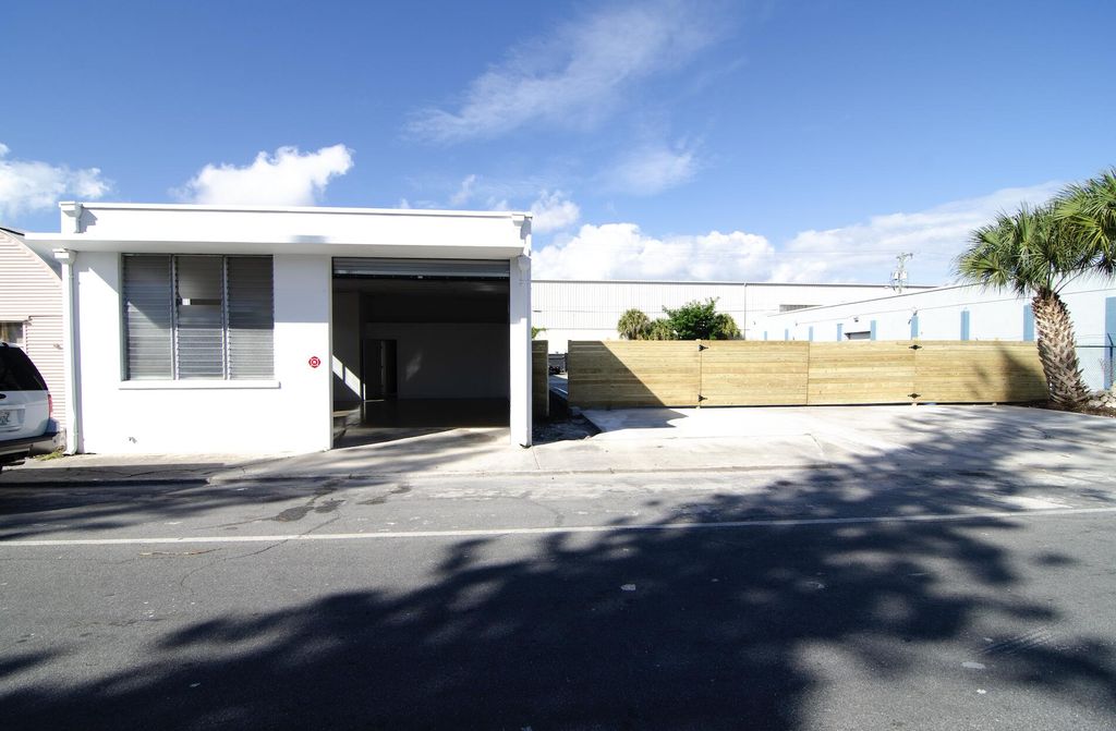 Photo of 421 S H Street, Lake Worth Beach, FL 33460 (MLS # R11167921)