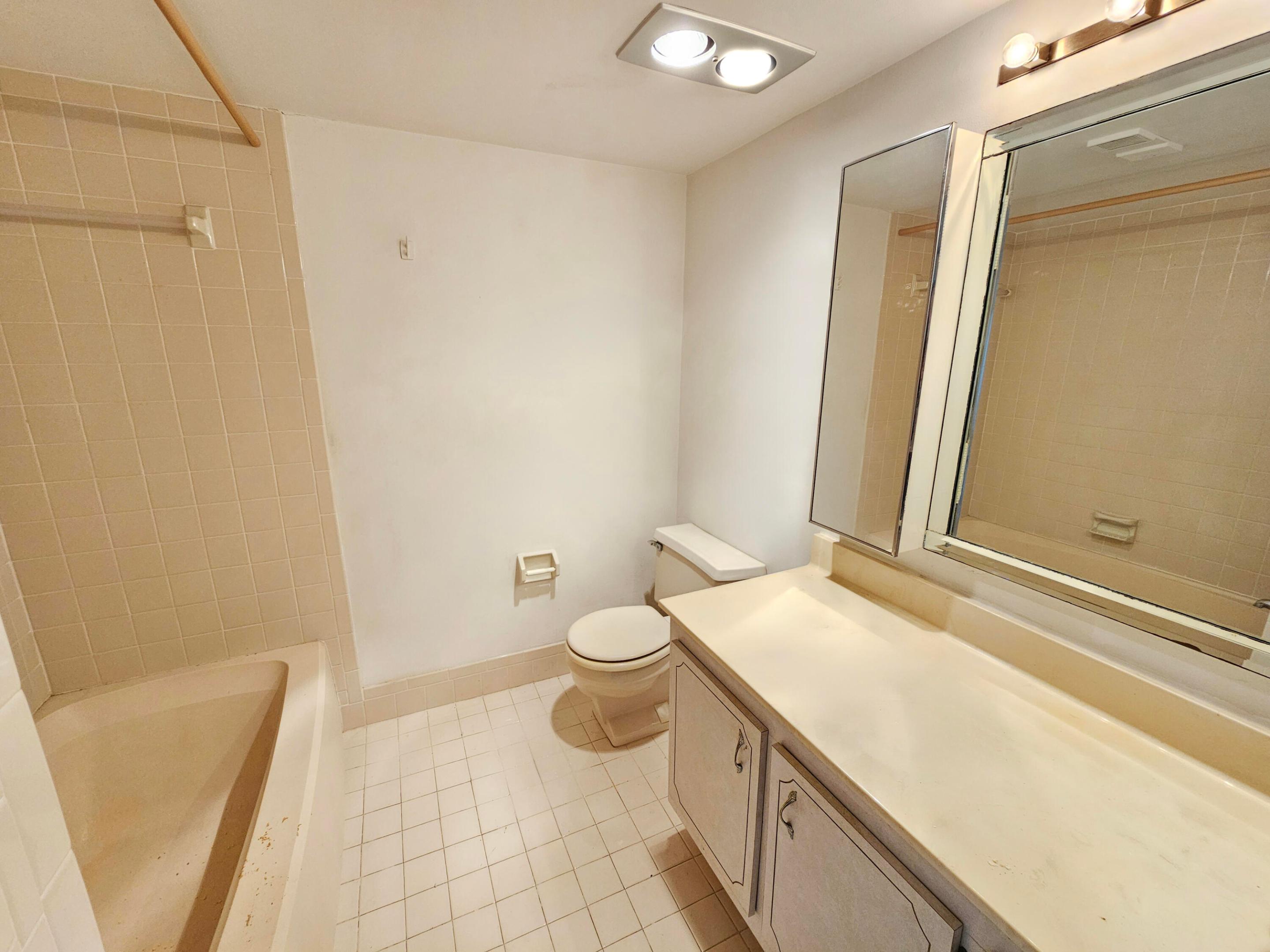 PINES OF BOCA BARWOOD - Residential