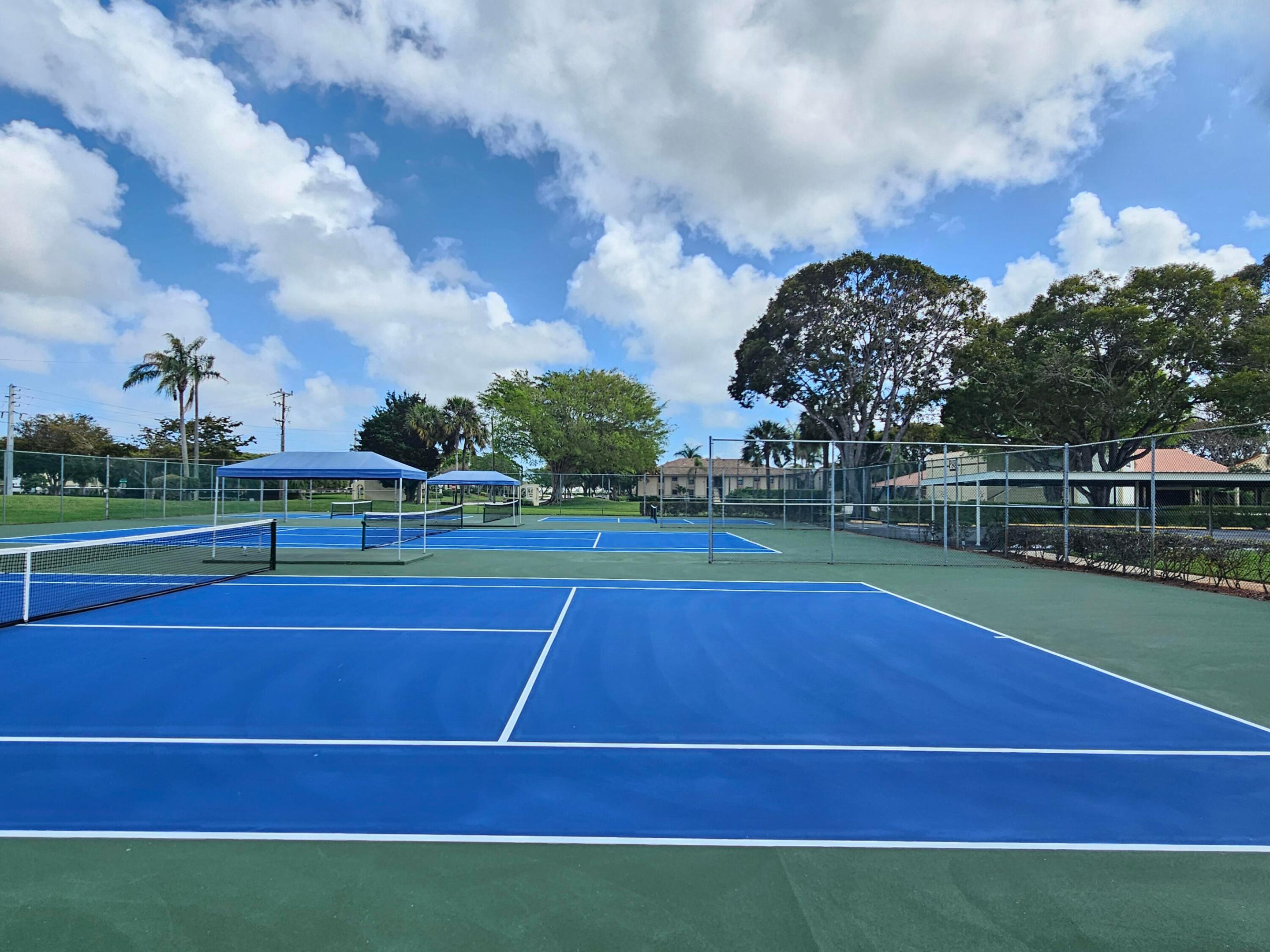 PINES OF BOCA BARWOOD - Residential