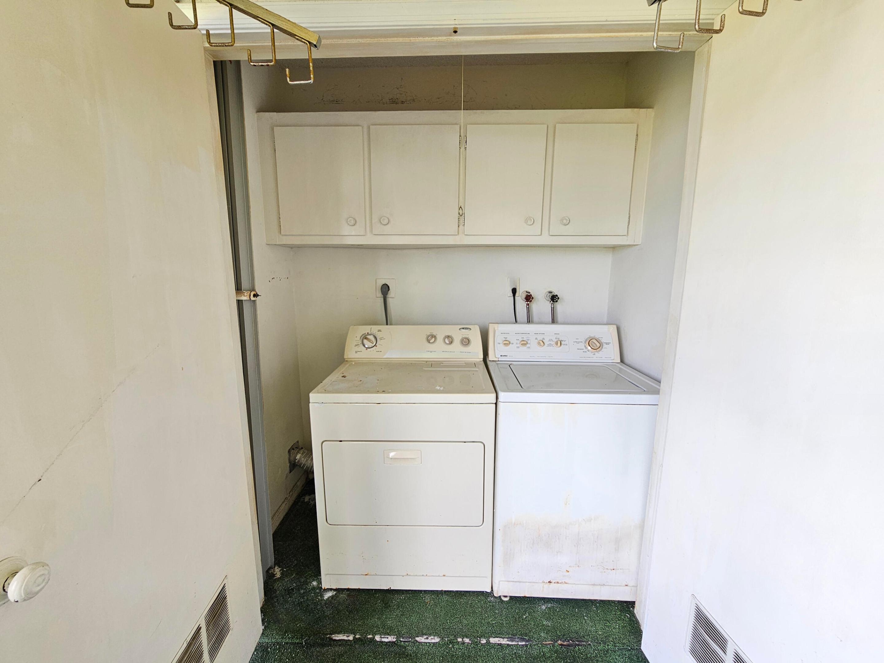 PINES OF BOCA BARWOOD - Residential