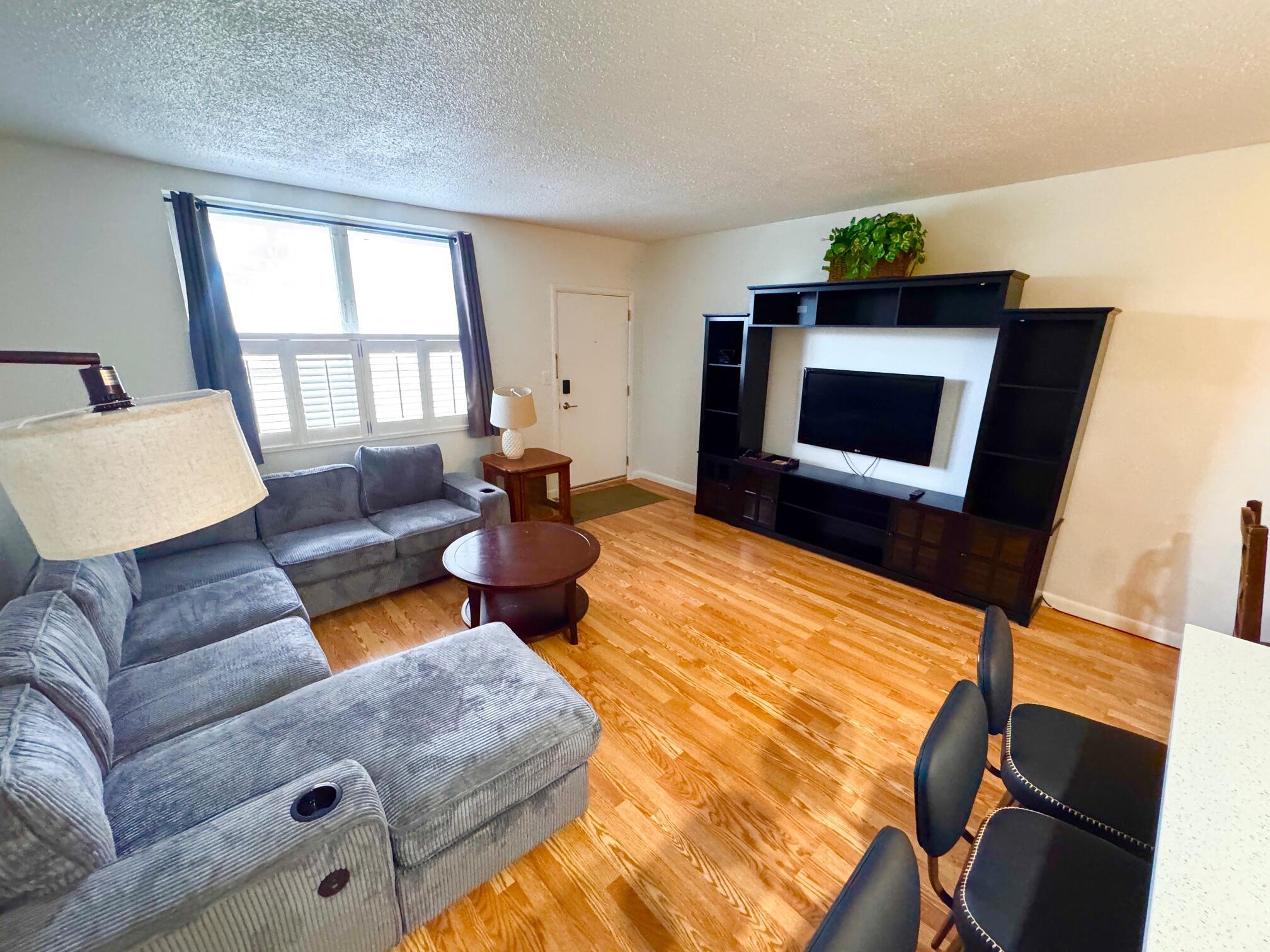 PALM BEACH WHITEHOUSE - Residential Lease