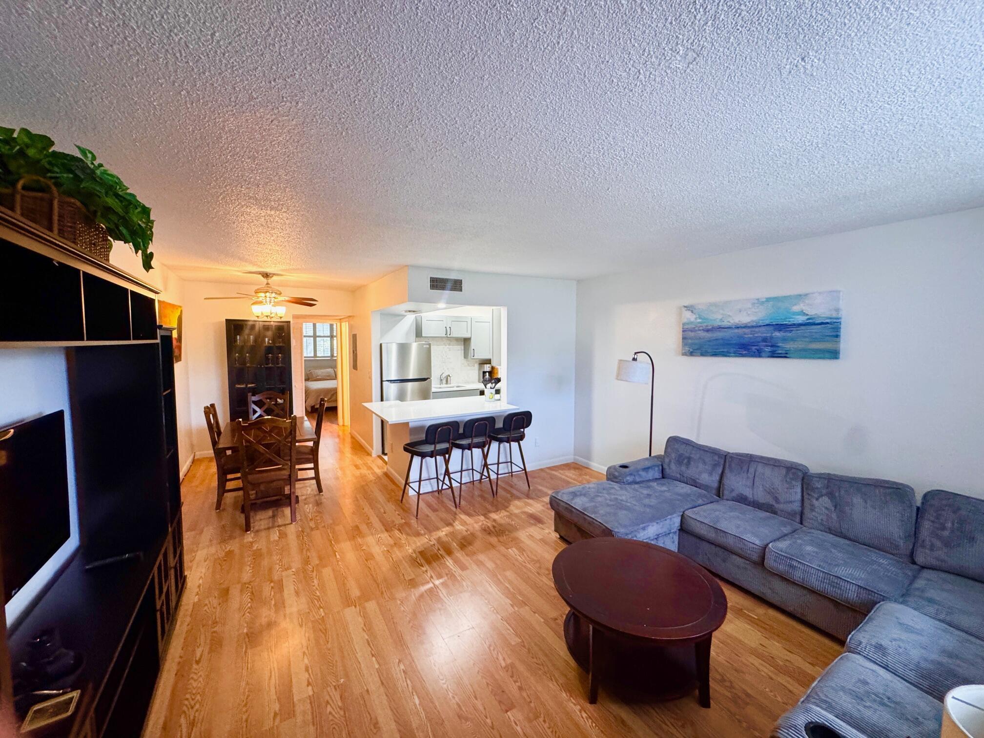 PALM BEACH WHITEHOUSE - Residential Lease