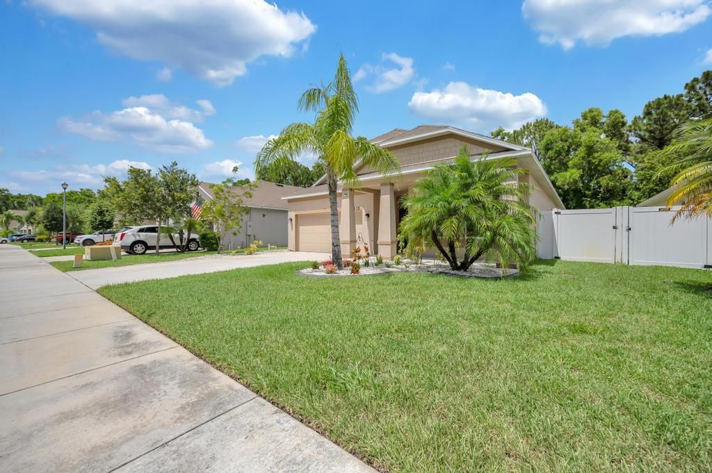 Photo of 5335 NW Wisk Fern Circle, Port Saint Lucie, FL 34986 (MLS # R11001413)