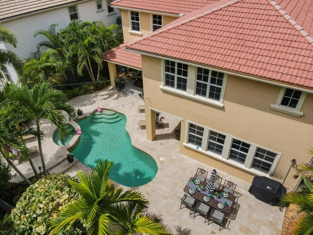 Photo of 1116 Vintner Boulevard, Palm Beach Gardens, FL 33410 (MLS # R10976121)