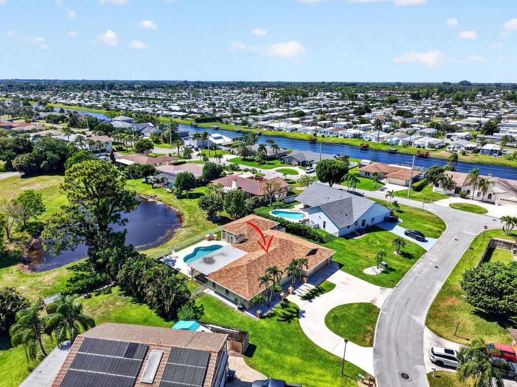 Photo of 4378 Juniper Terrace, Boynton Beach, FL 33436 (MLS # B26022172)