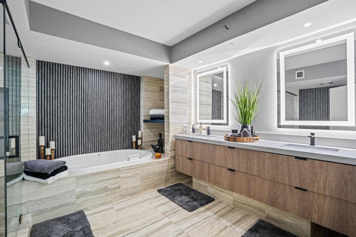 Las Olas Beach Club - Residential