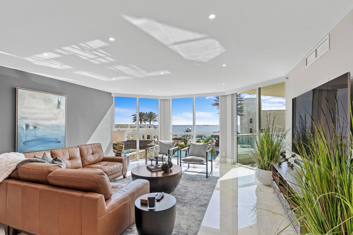 Las Olas Beach Club - Residential