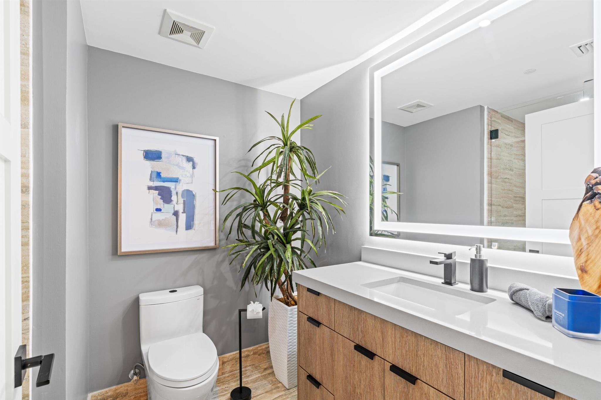 Las Olas Beach Club - Residential