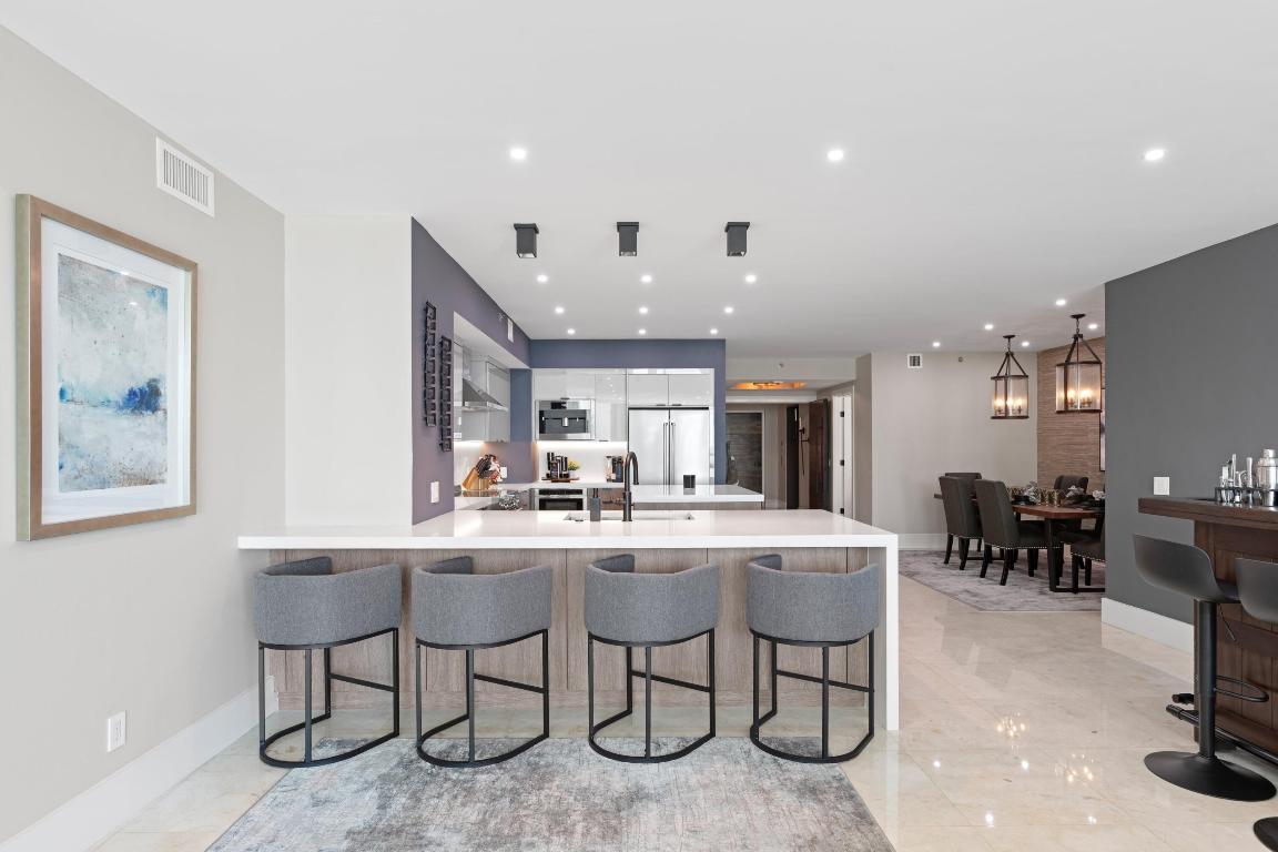 Las Olas Beach Club - Residential