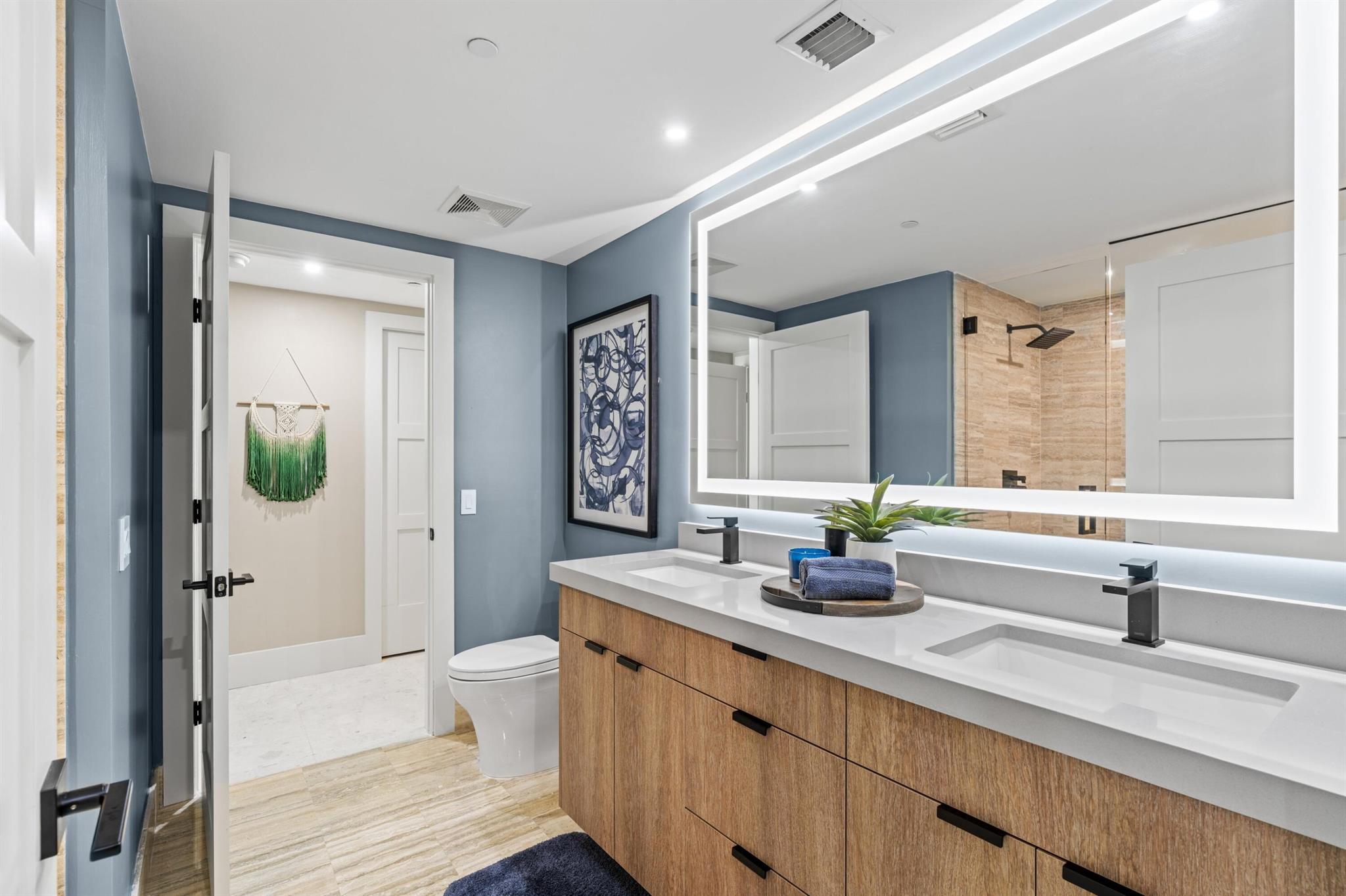 Las Olas Beach Club - Residential