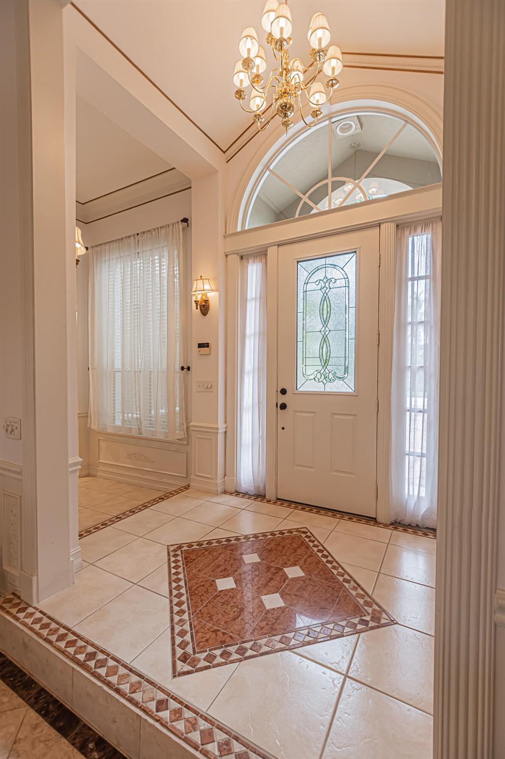 COUNTRY CLUB ESTATES - Residential