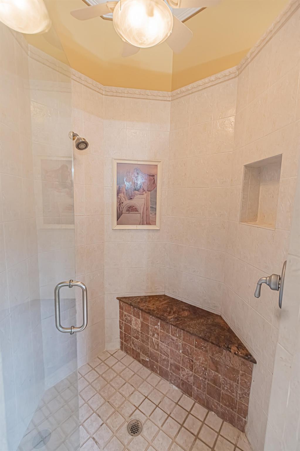 COUNTRY CLUB ESTATES - Residential