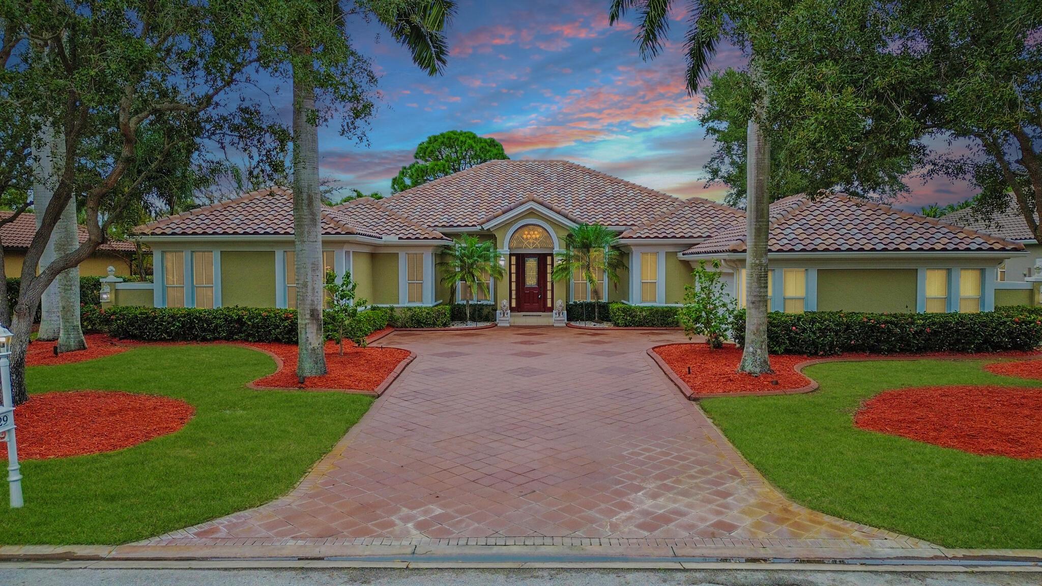 COUNTRY CLUB ESTATES - Residential