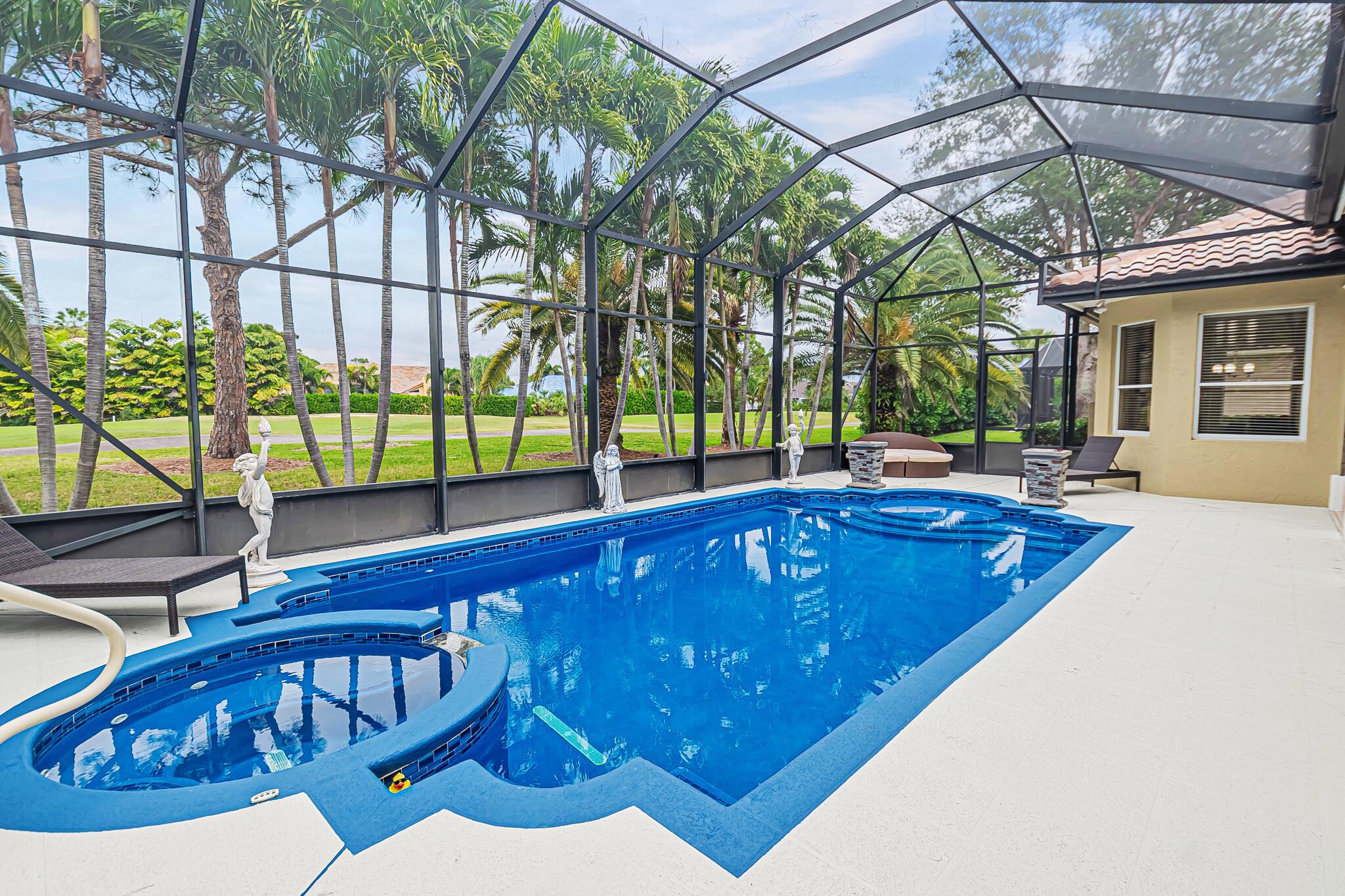 COUNTRY CLUB ESTATES - Residential