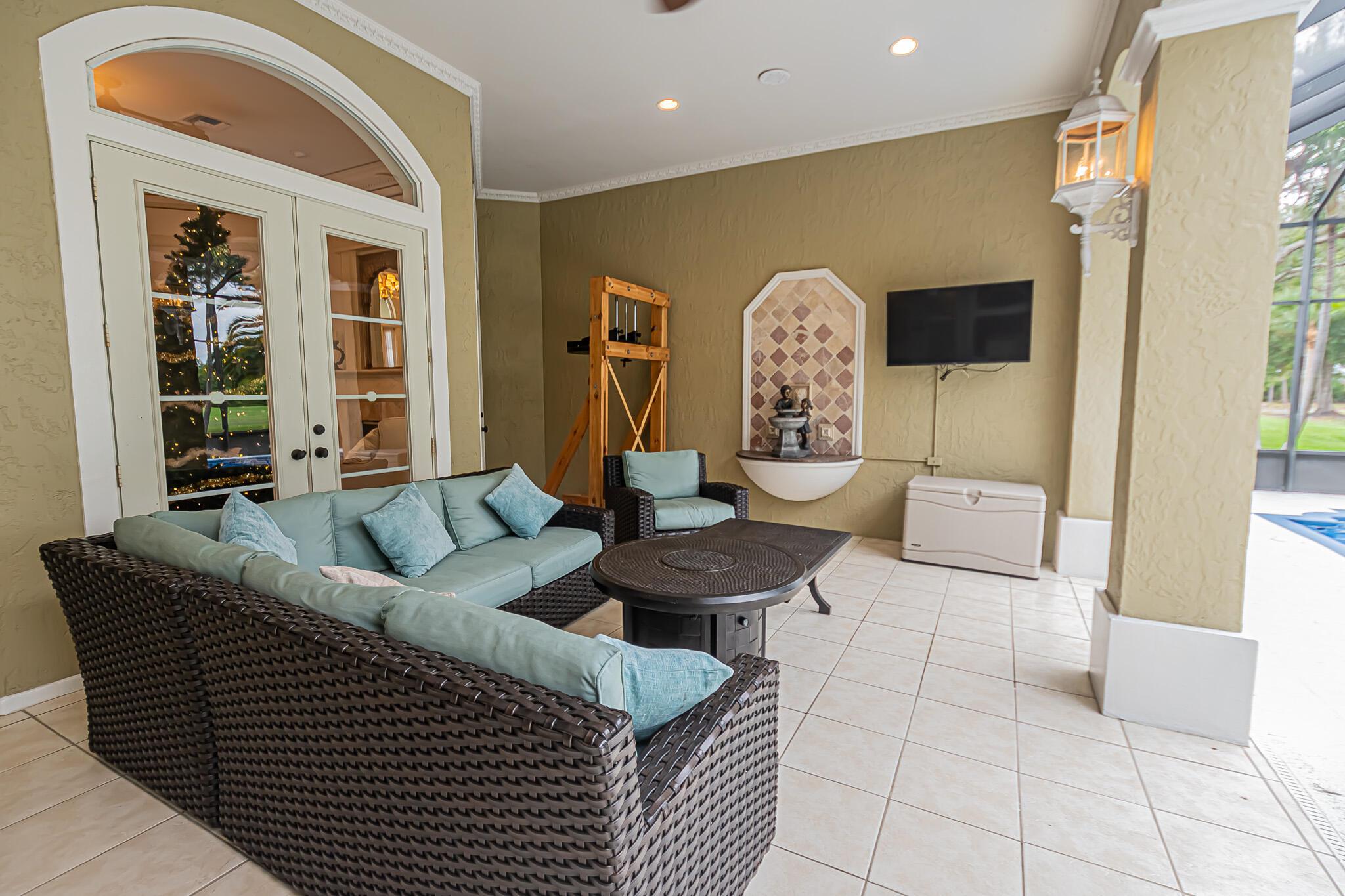 COUNTRY CLUB ESTATES - Residential