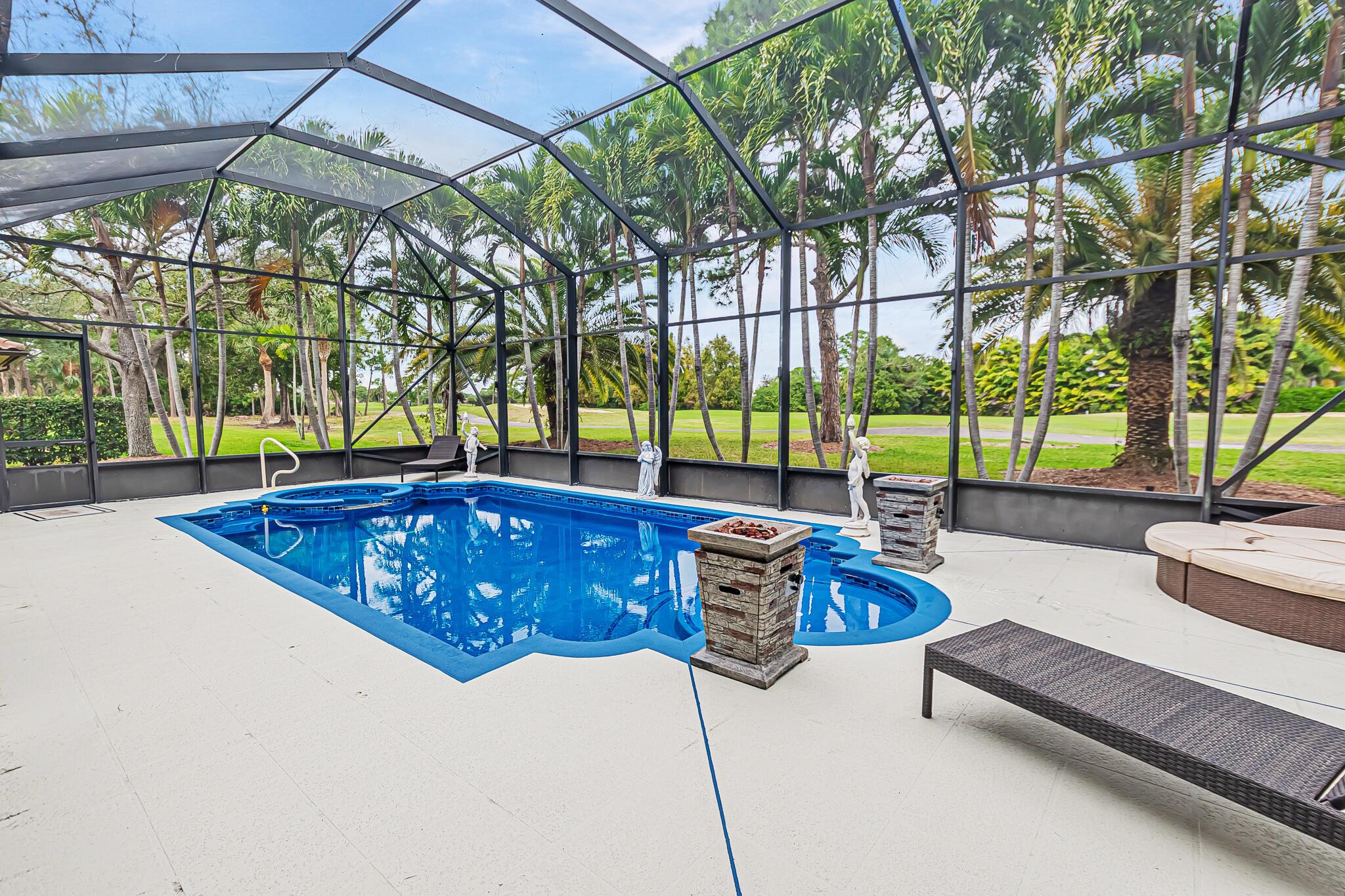 COUNTRY CLUB ESTATES - Residential