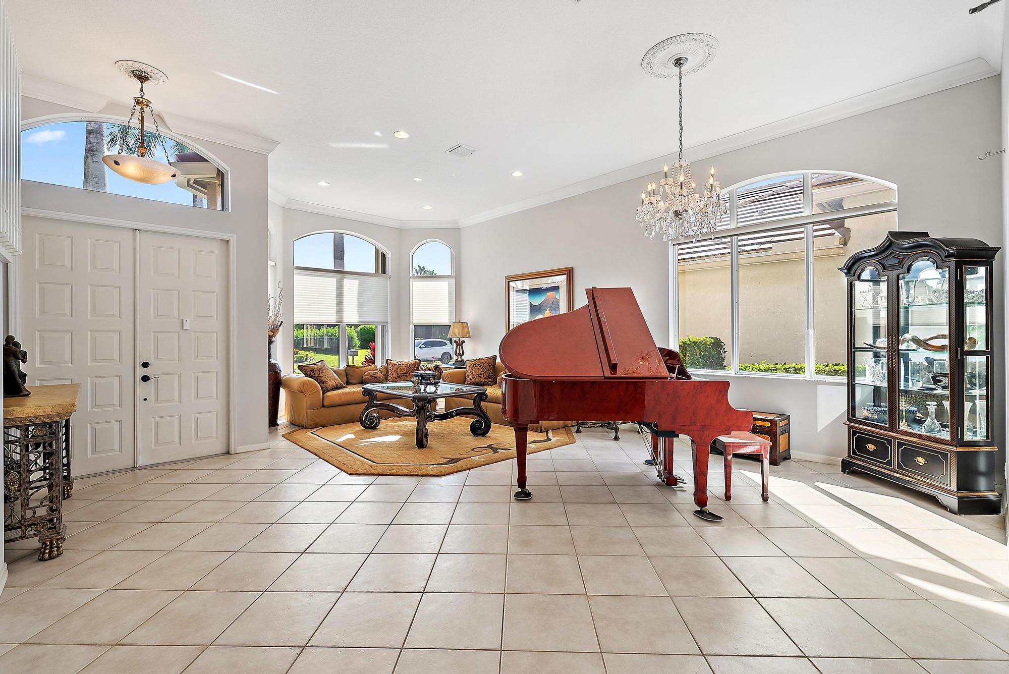 10911 Grande Boulevard