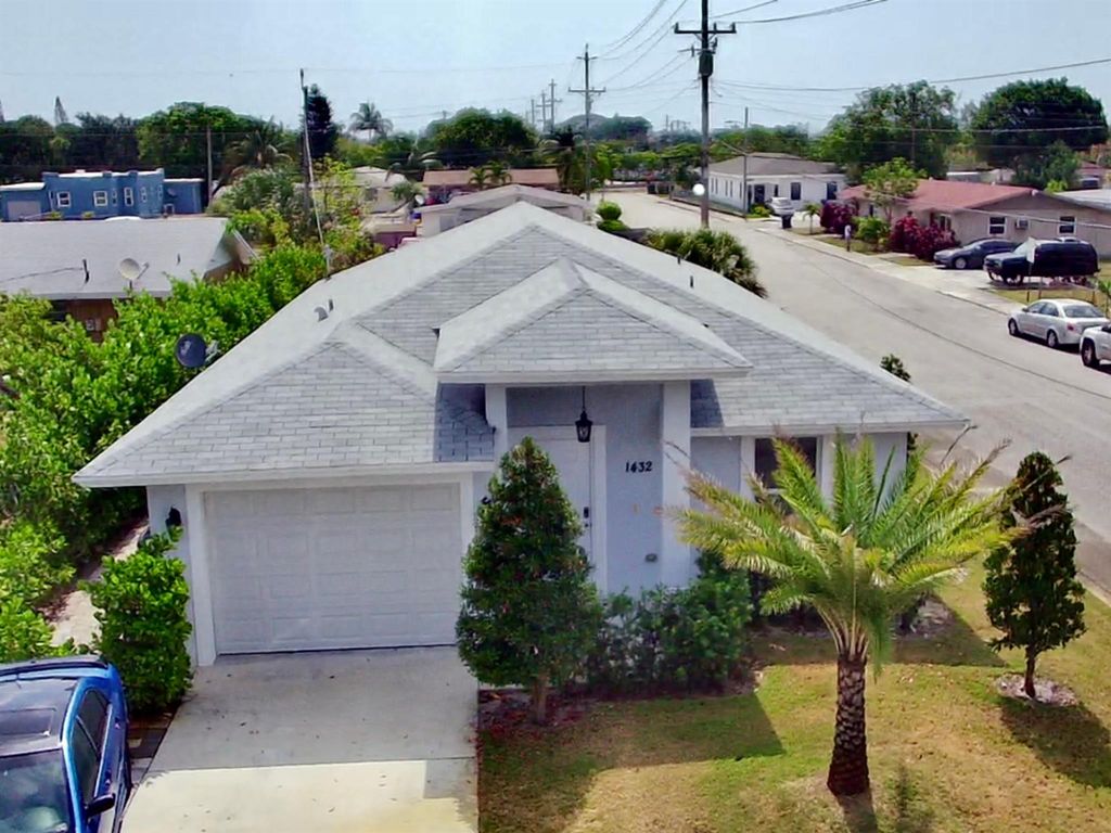 Photo of 1432 S J Street, Lake Worth Beach, FL 33460 (MLS # R11095480)