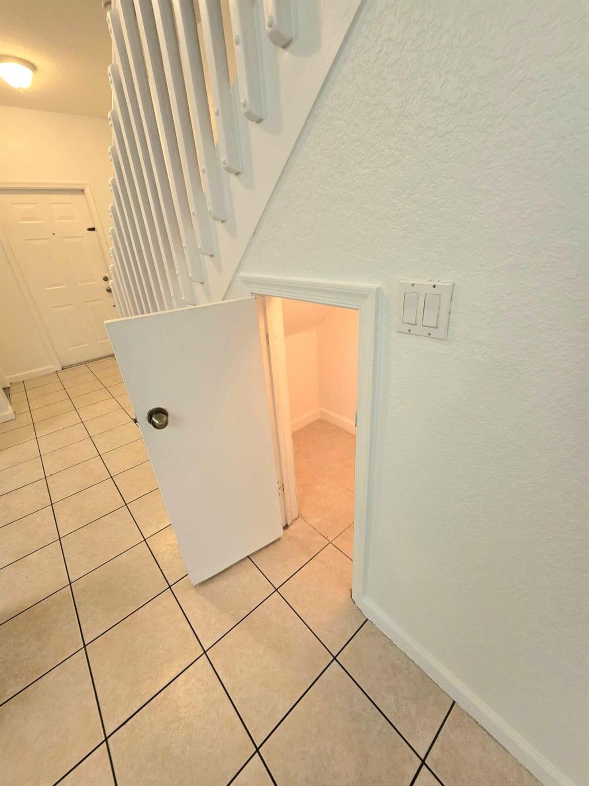 CATALINA PLACE - Residential Lease