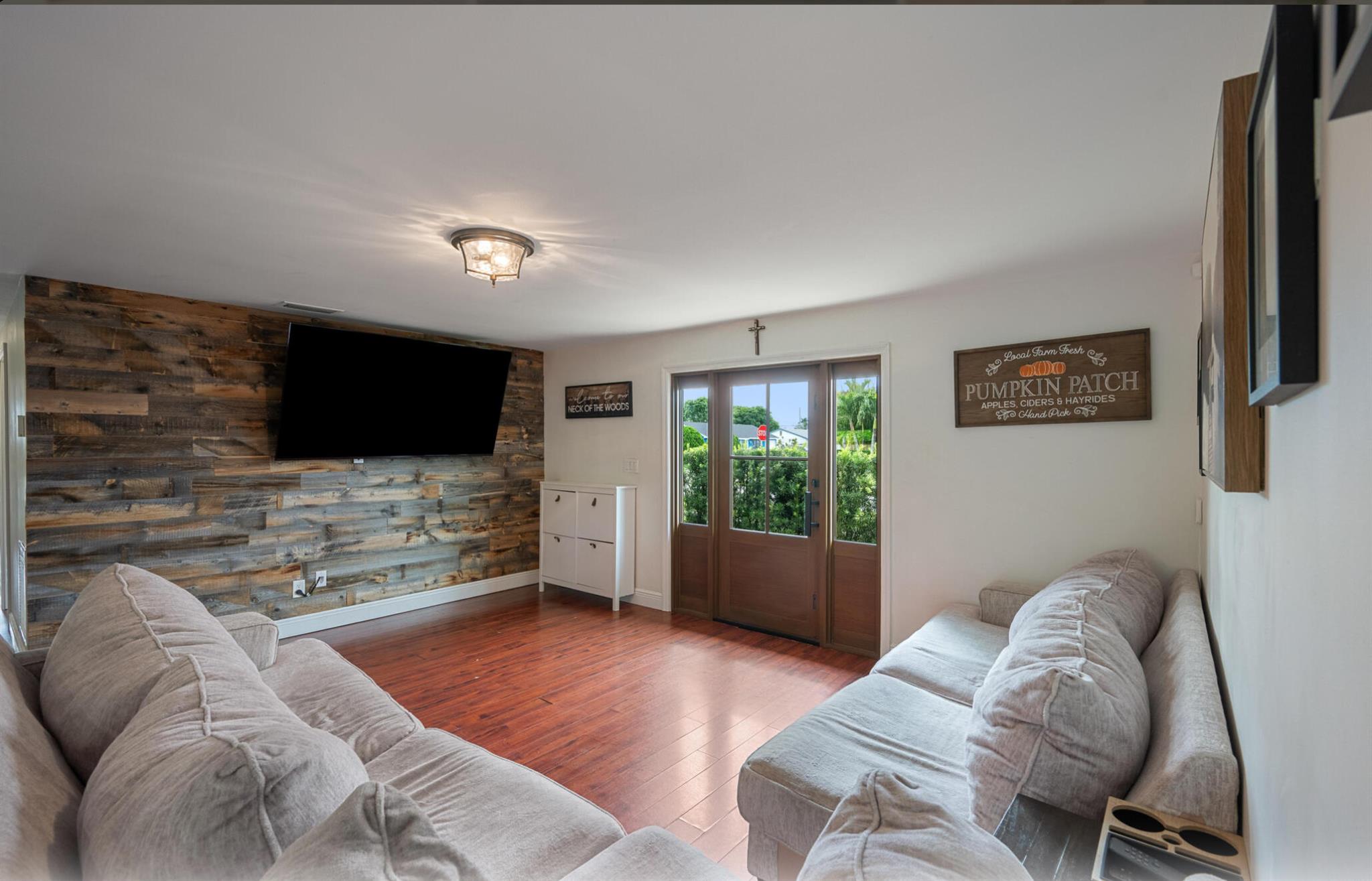 COUNTERPOINT ESTATES 5 - Residential