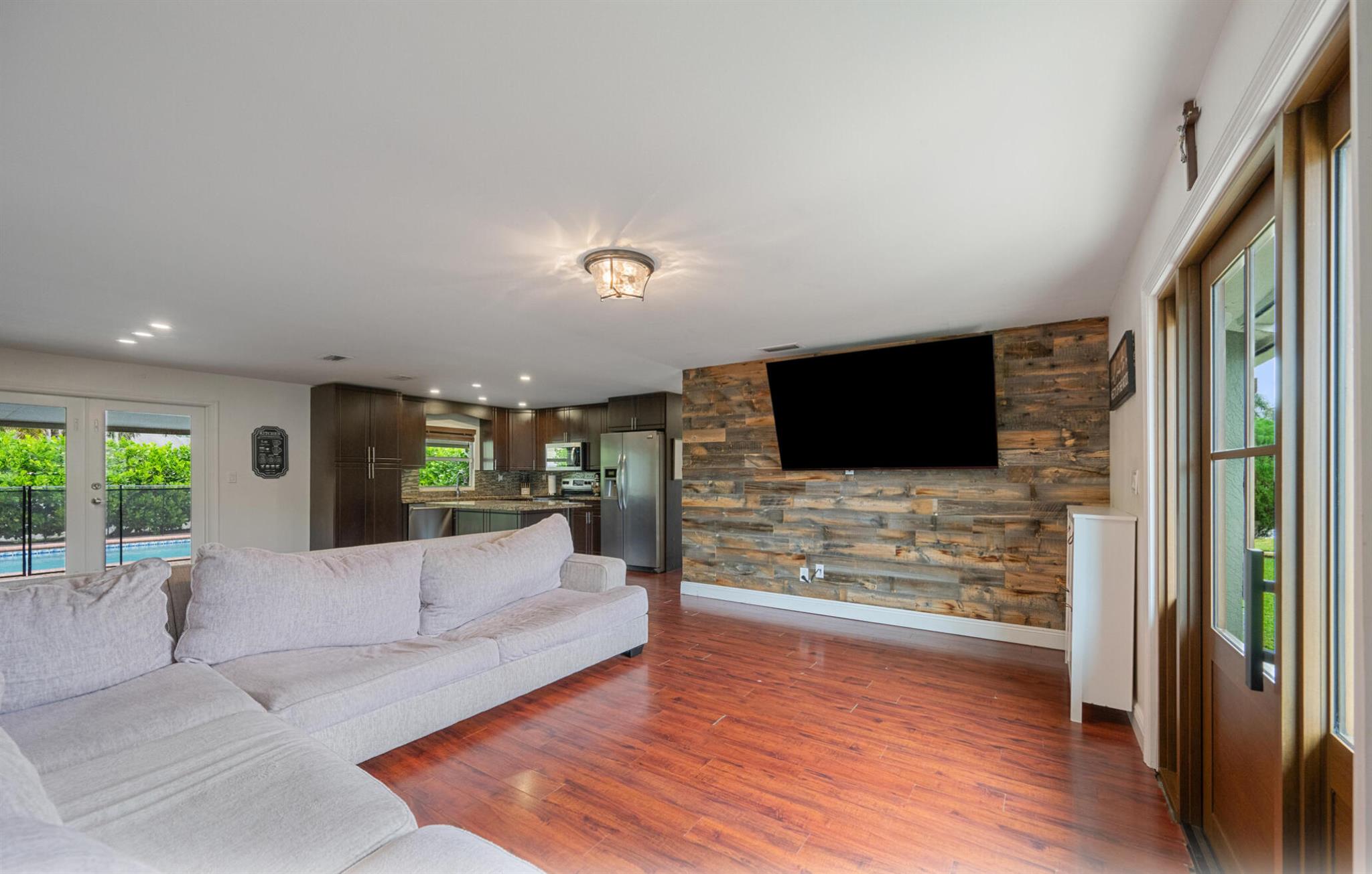 COUNTERPOINT ESTATES 5 - Residential