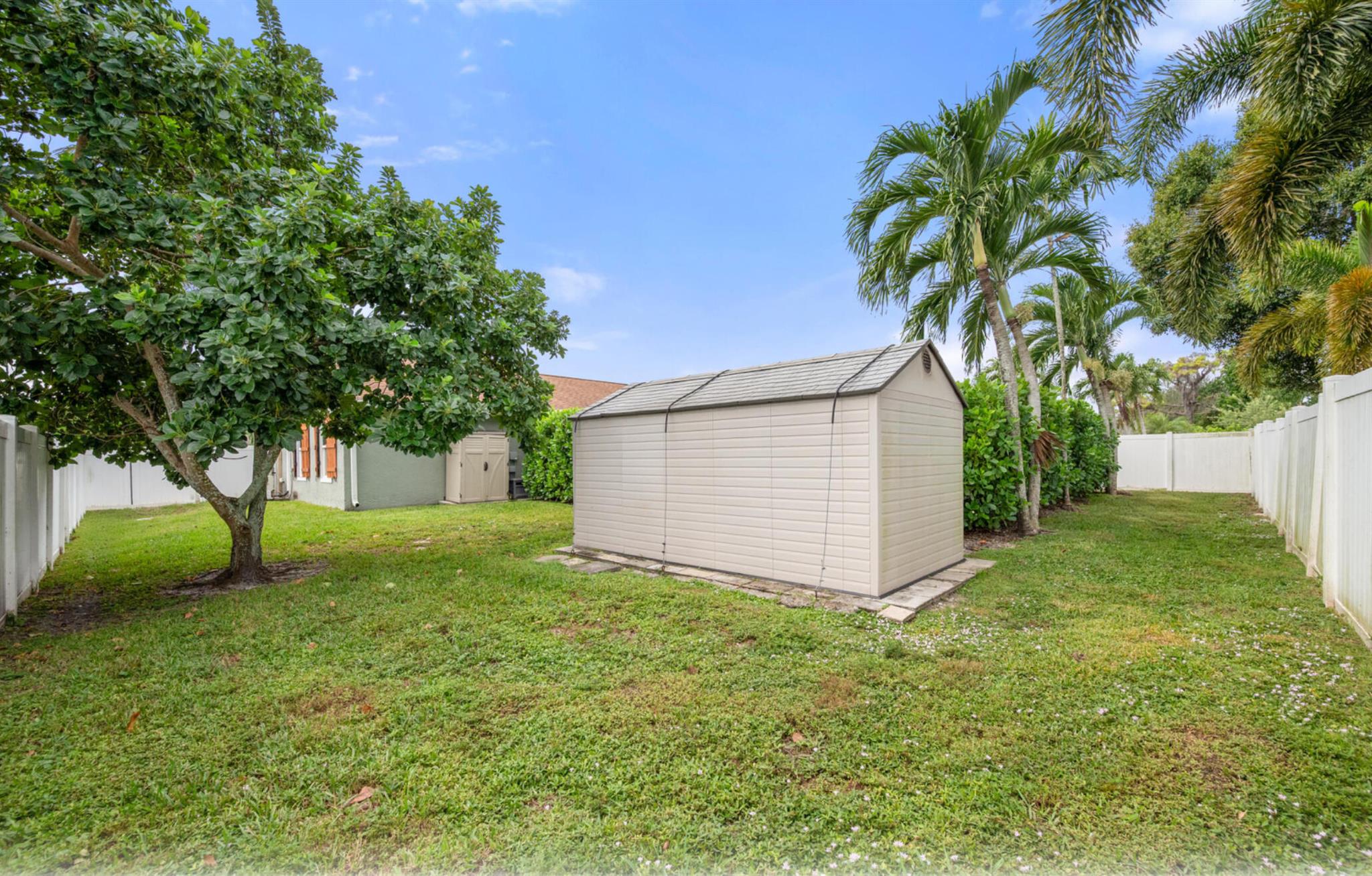 COUNTERPOINT ESTATES 5 - Residential