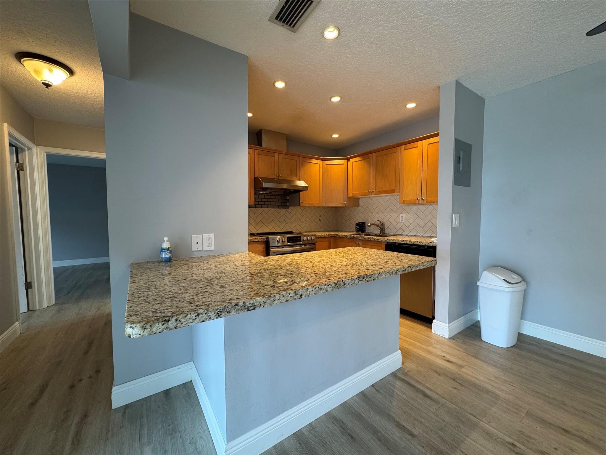 160 CYPRESS CLUB Drive 607