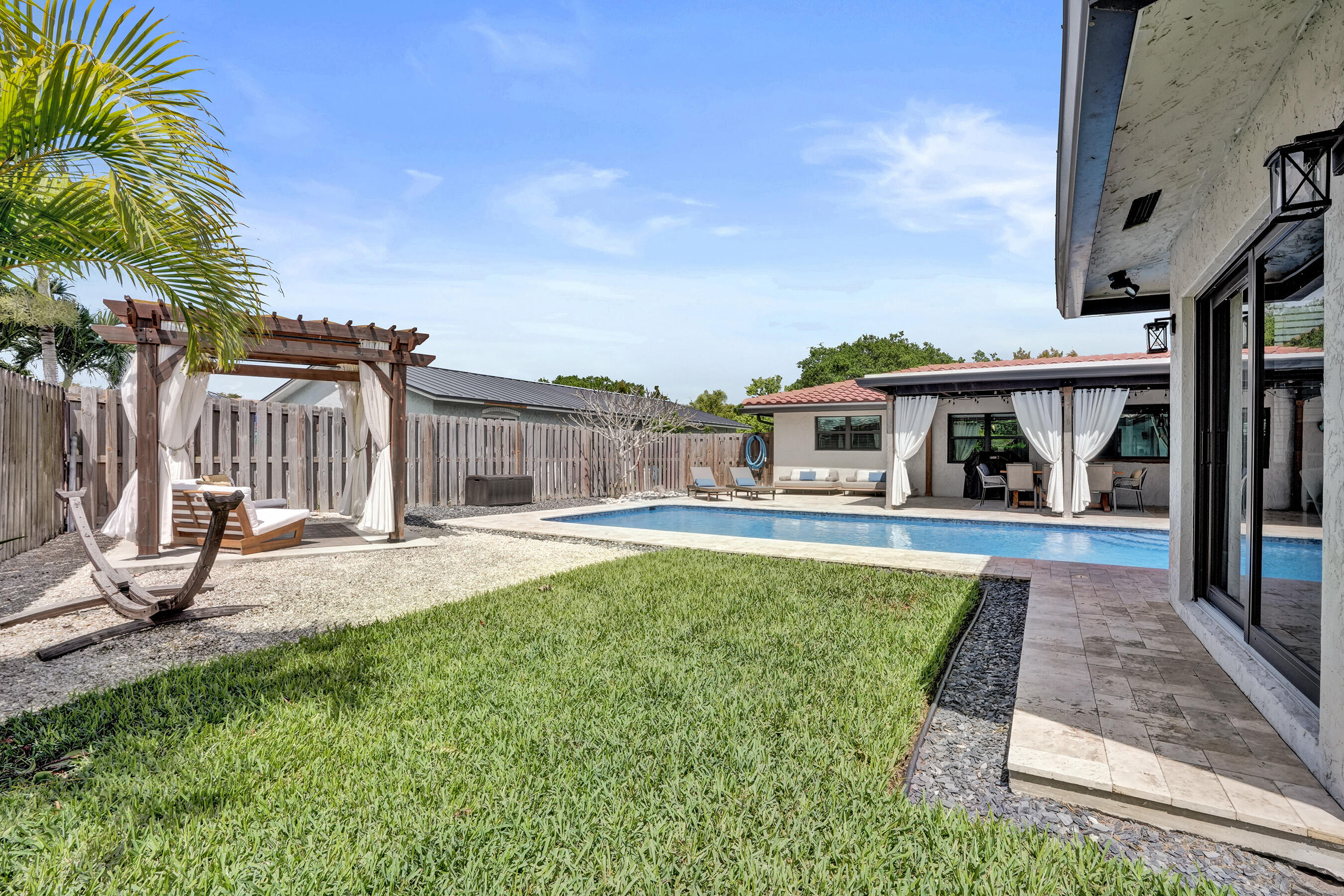 RAMBLEWOOD - Residential