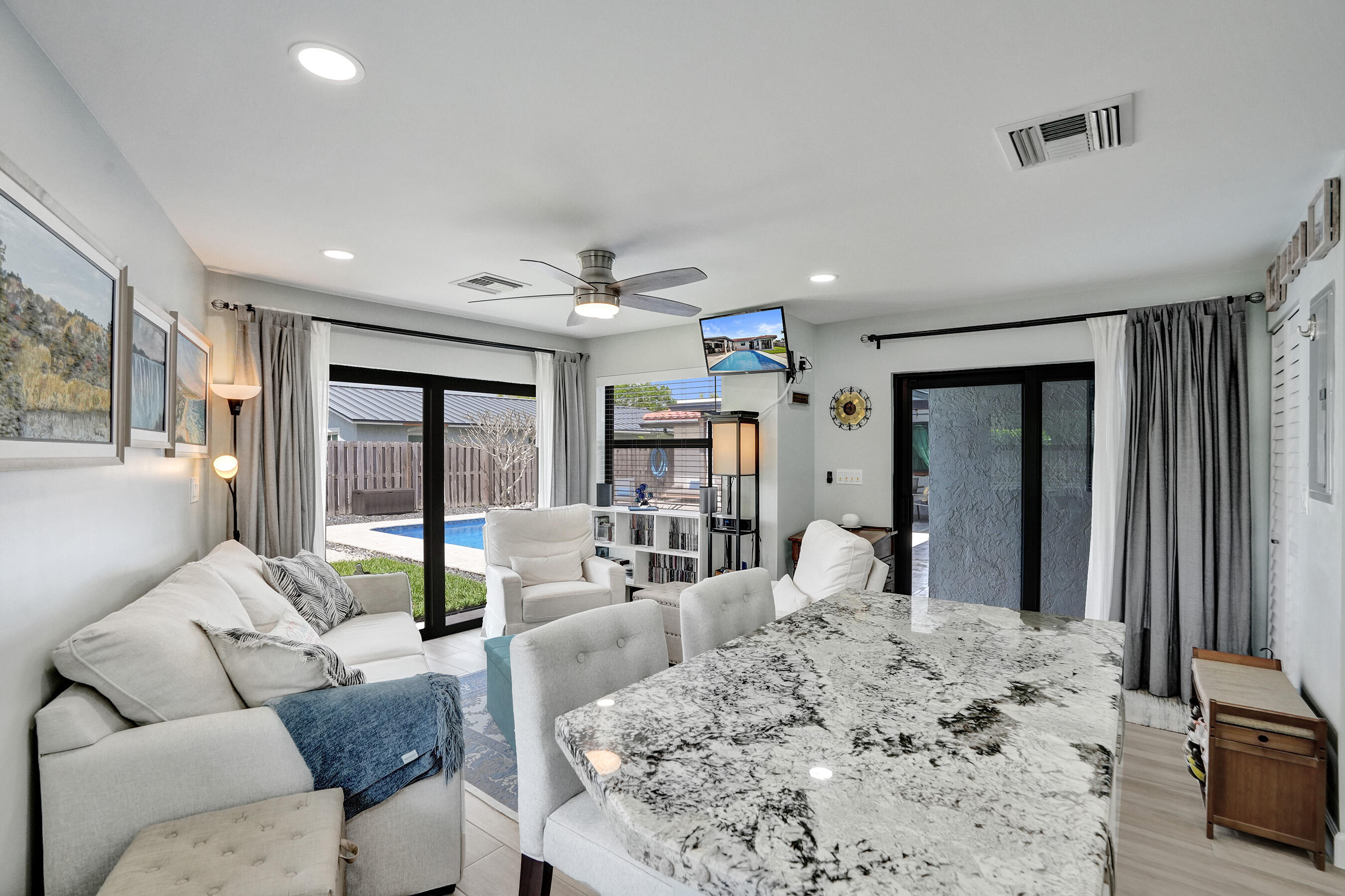 RAMBLEWOOD - Residential