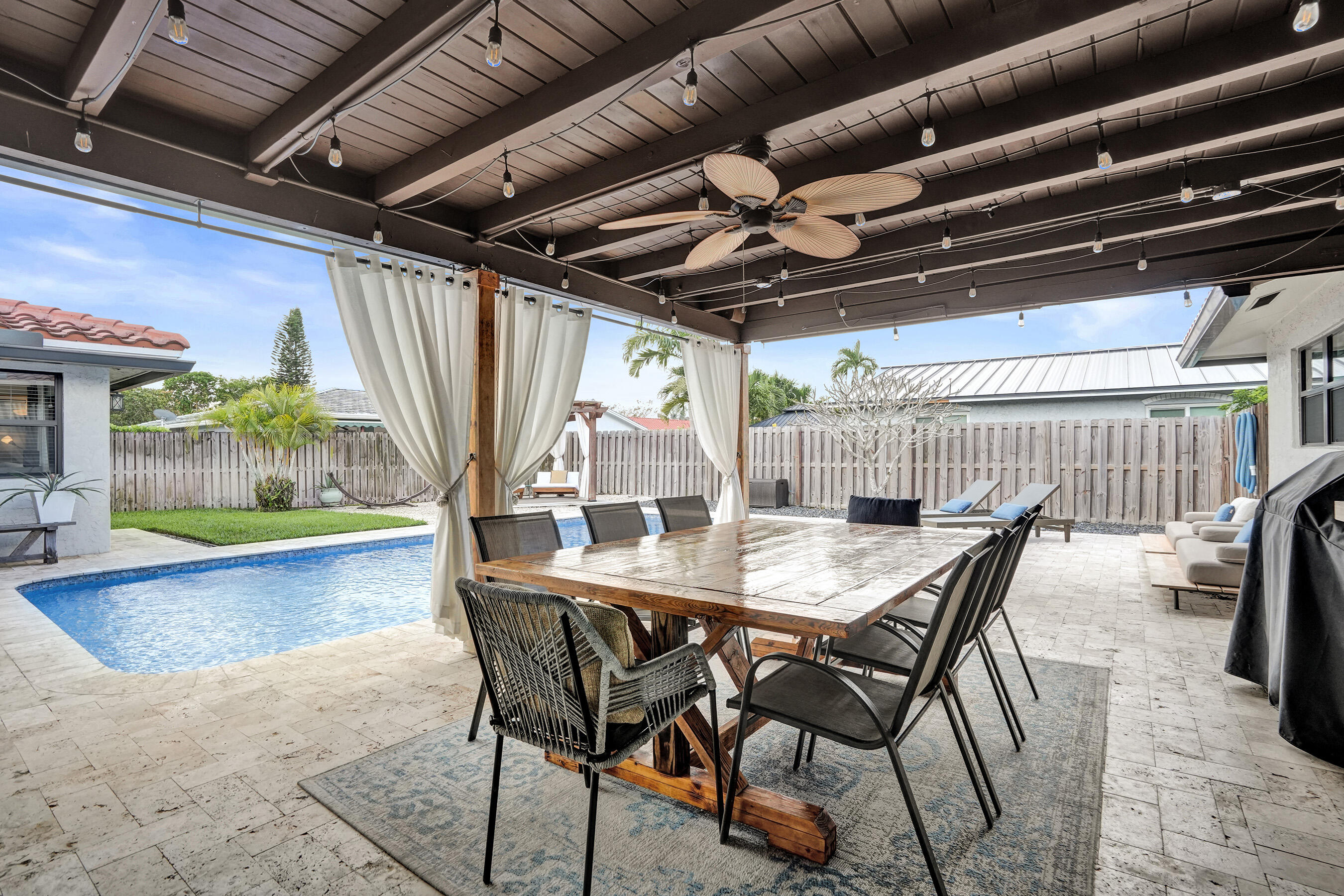 RAMBLEWOOD - Residential