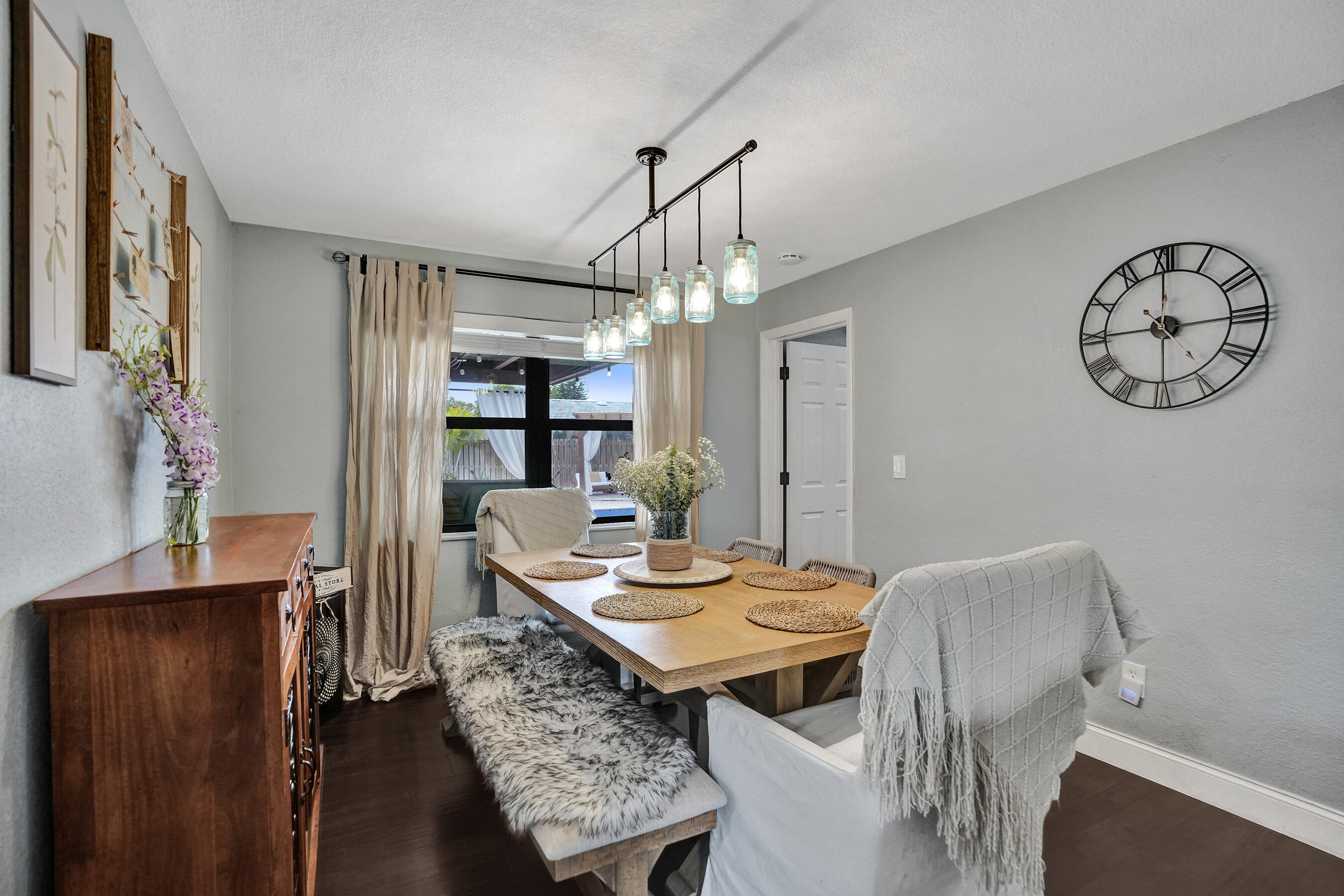 RAMBLEWOOD - Residential