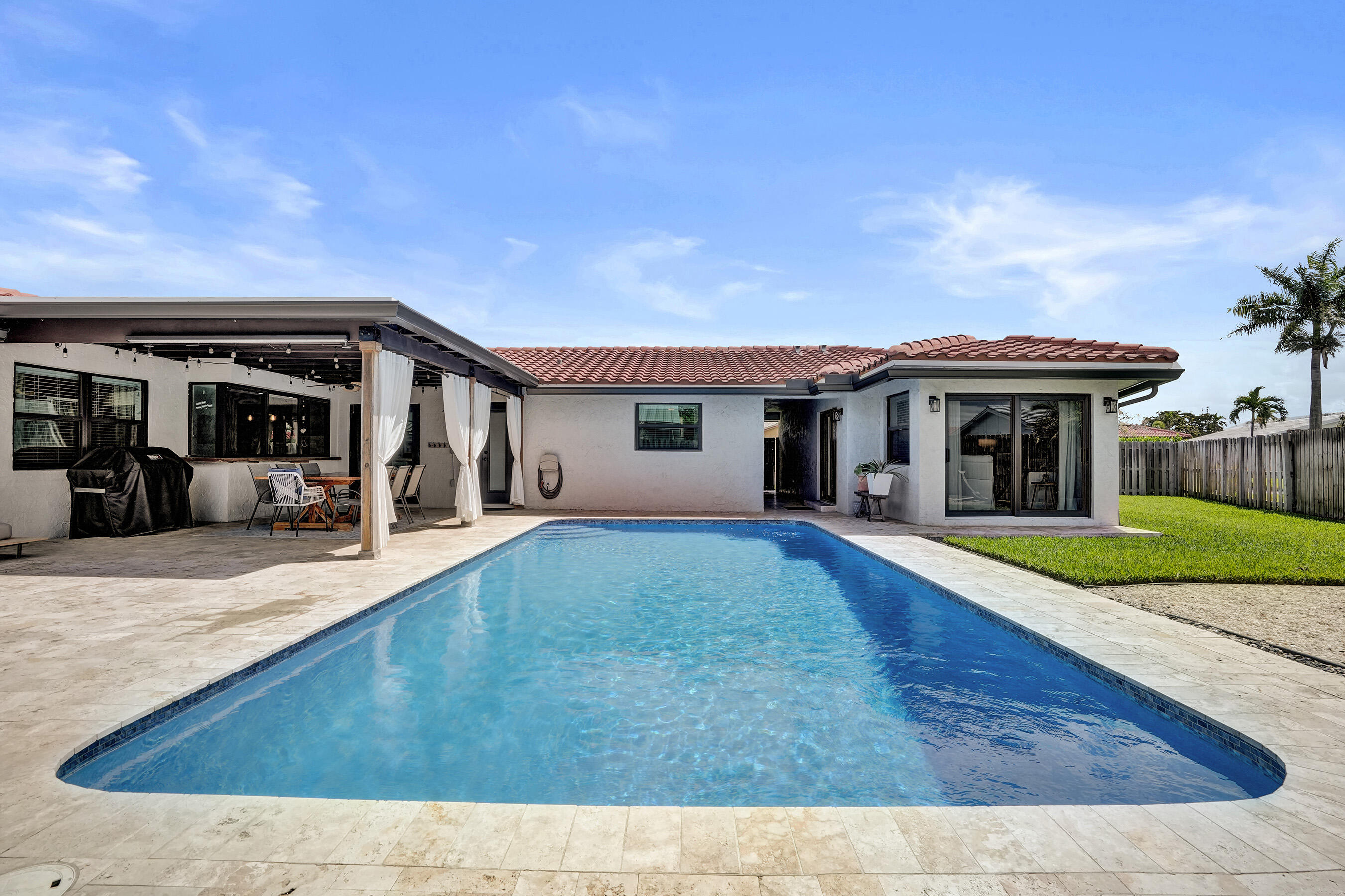 RAMBLEWOOD - Residential