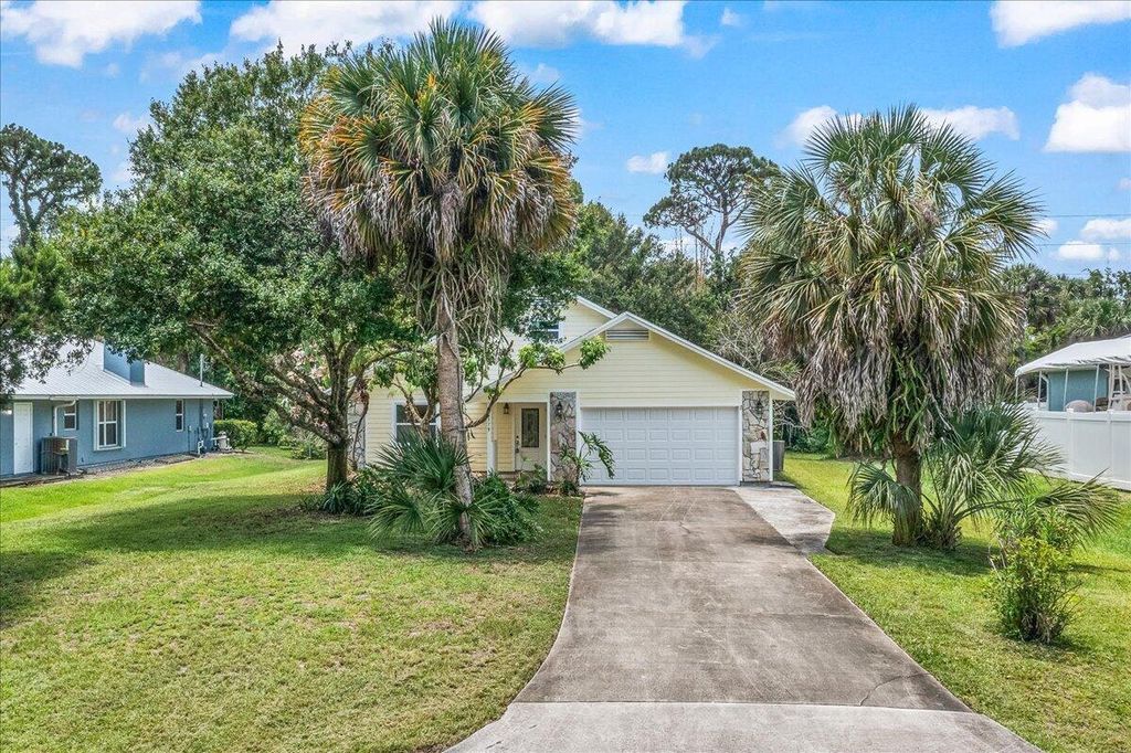 Photo of 179 Filbert Street, Sebastian, FL 32958 (MLS # B26035076)