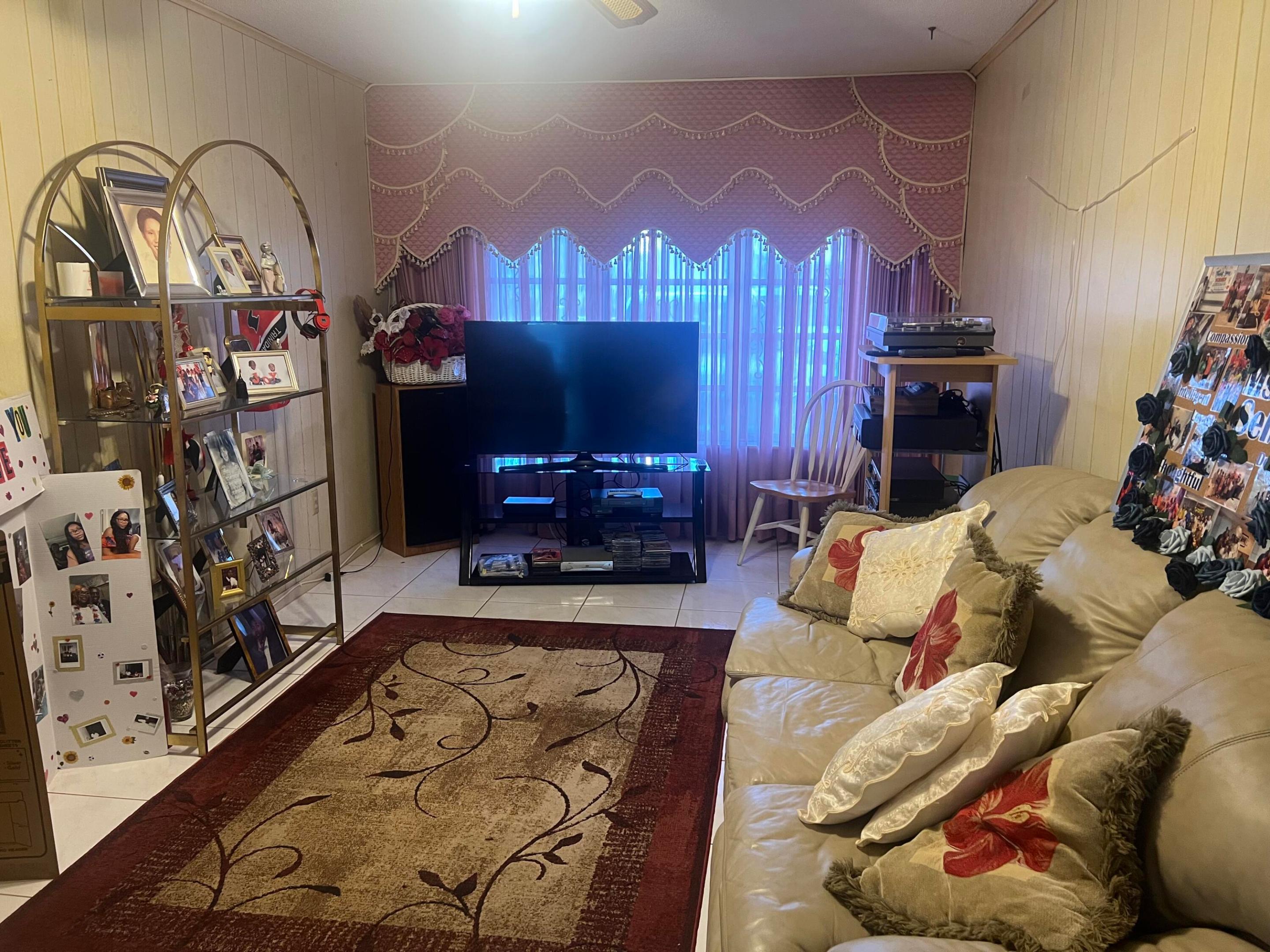 MIRAMAR PARK THIRD ADD - Residential