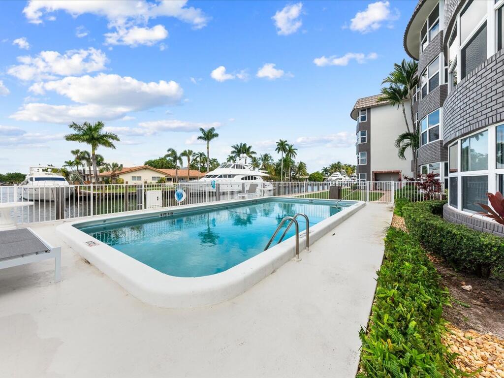 HERITAGE LANDINGS CONDO - Residential