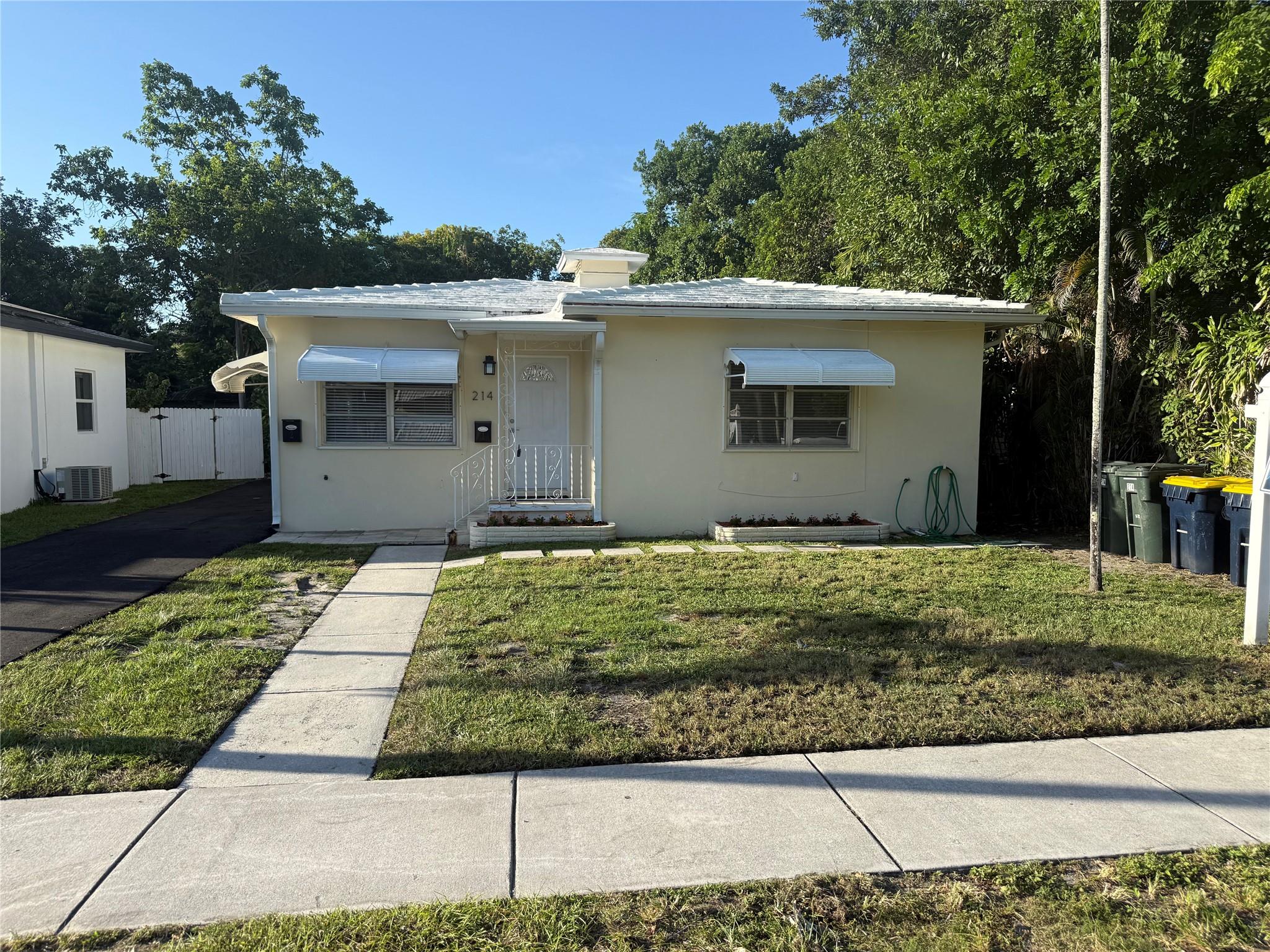 THREE BEDROOMS, TWO BATH DUPLEX FOR RENT. THIS UNIT HAS A FULL-SIZE KITCHEN AND A SMALLER SECOND KITCHEN. THIS VERY CLEAN UNIT FEATURES BRAND NEW CENTRAL AIR, NEW DRIVEWAY, FREE WASHER & DRYER, AMPLE PARKING AND LARGE YARD WITH SHED. EXCELLENT LOCATION IN DANIA BEACH CLOSE TO SHOPPING, DANIA POINTE, RESTAURANTS AND THE BEACH. YOU CAN ALSO RENT THE 2 BEDROOMS, 1 BATH PART OF THIS UNIT FOR $2,100 A MONTH,