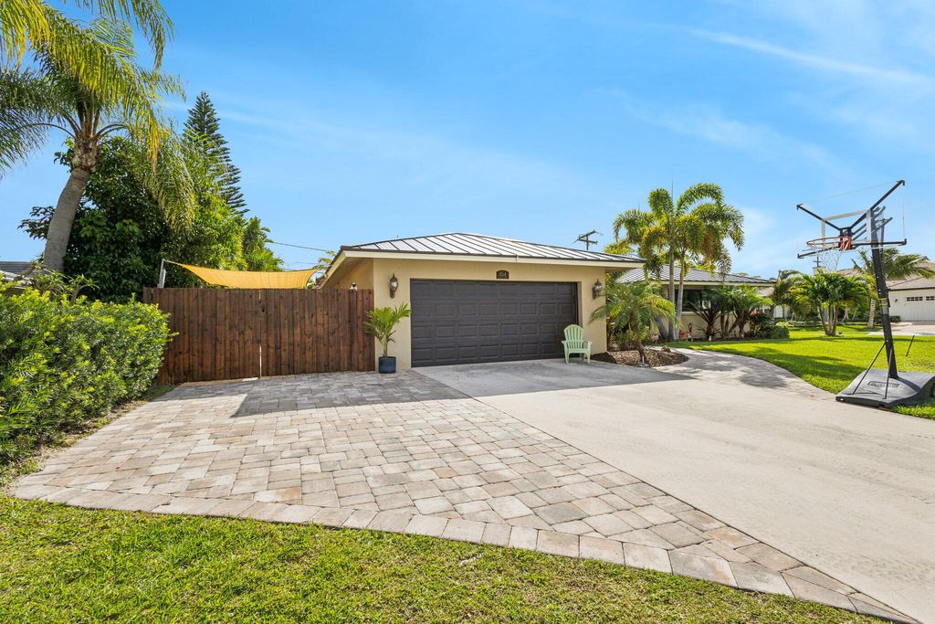 Photo of 854 Fathom Court, North Palm Beach, FL 33408 (MLS # R10972053)