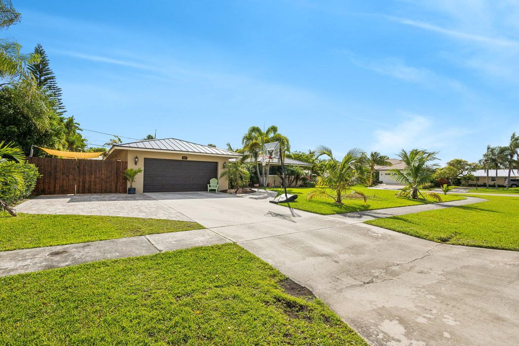 Photo of 854 Fathom Court, North Palm Beach, FL 33408 (MLS # R10972053)