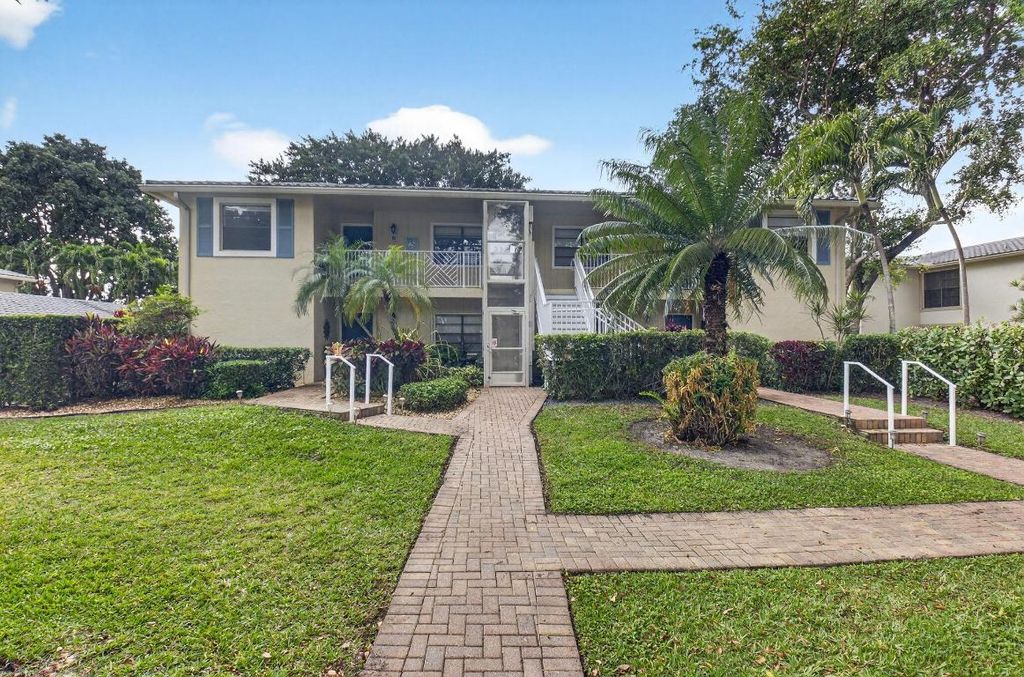 Photo of 33 Westgate Lane #C, Boynton Beach, FL 33436 (MLS # R11157271)
